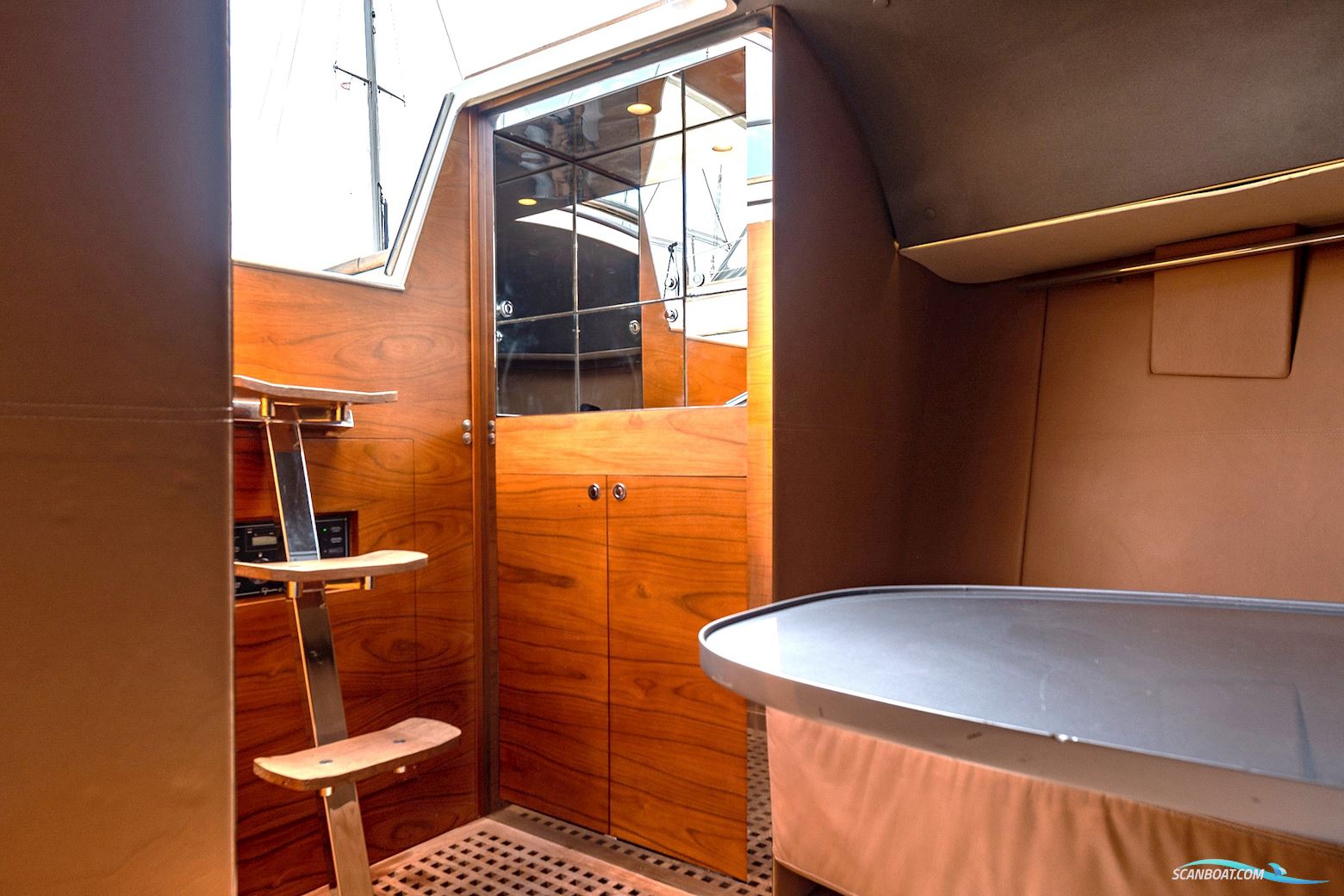 LATITUDE 46 TOFINOU 12