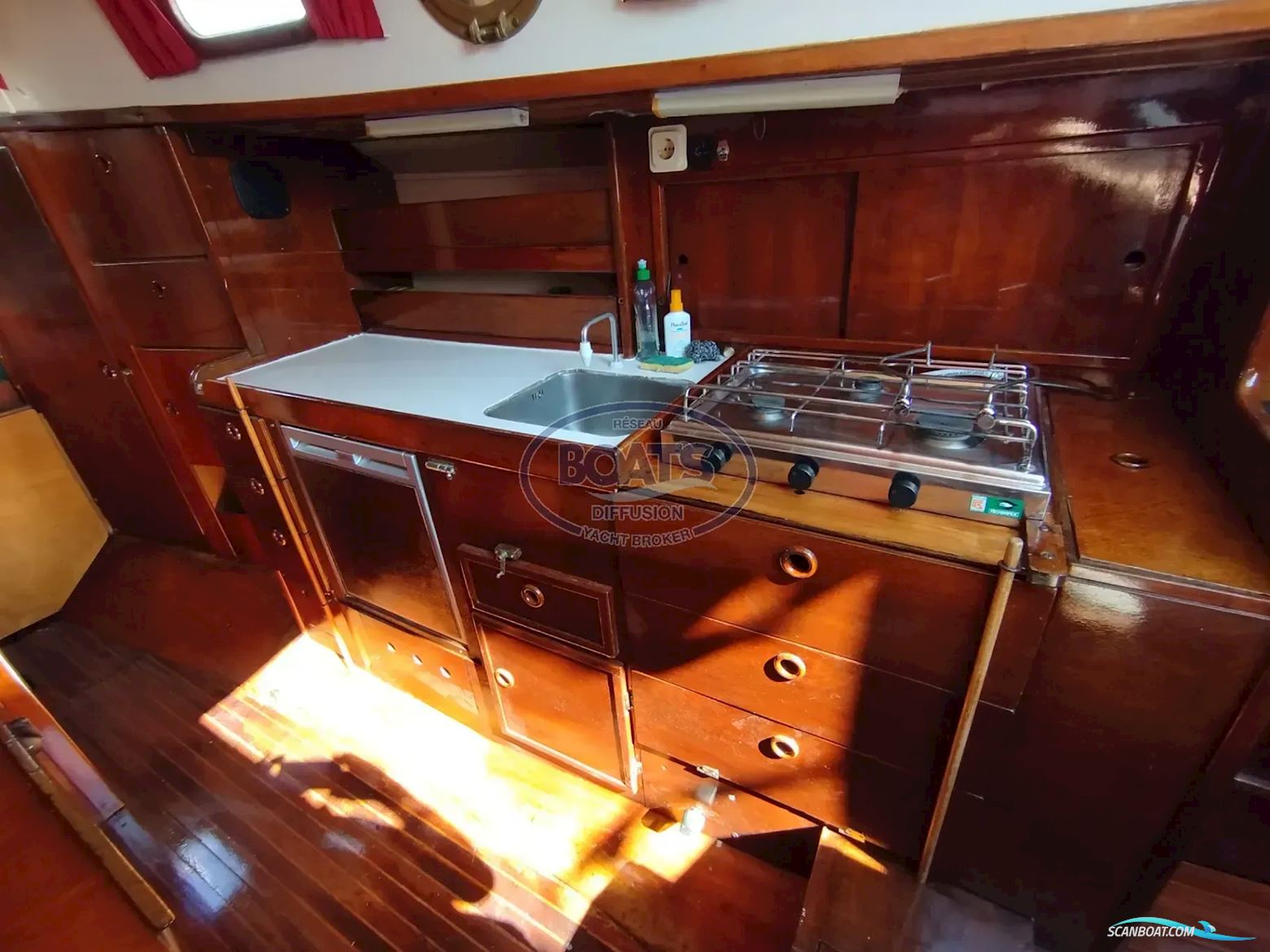 LeComte Yachts Medalist 33 Mk2