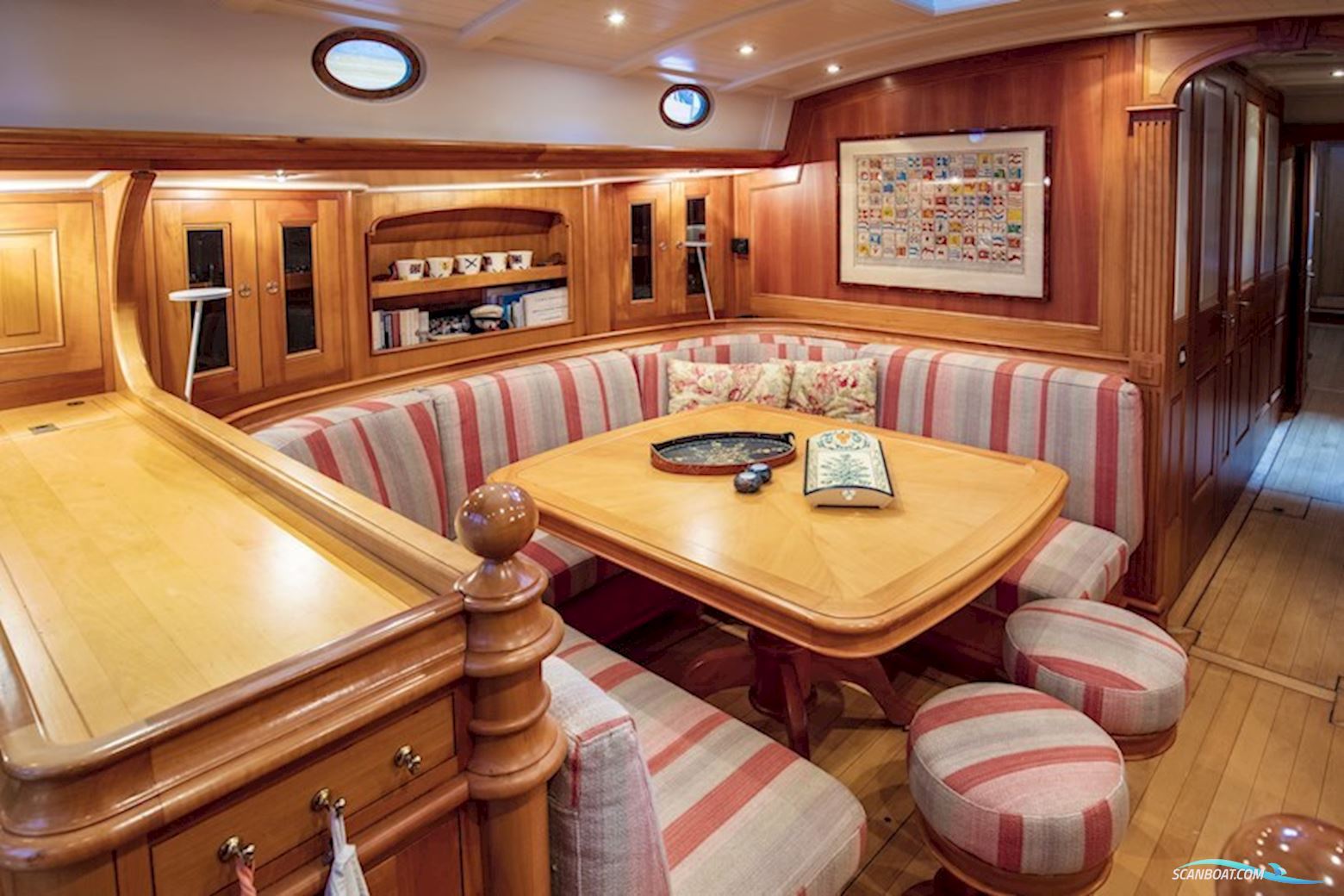 Lemsteraak Gouden Leeuw - Roefaak Hoek Design