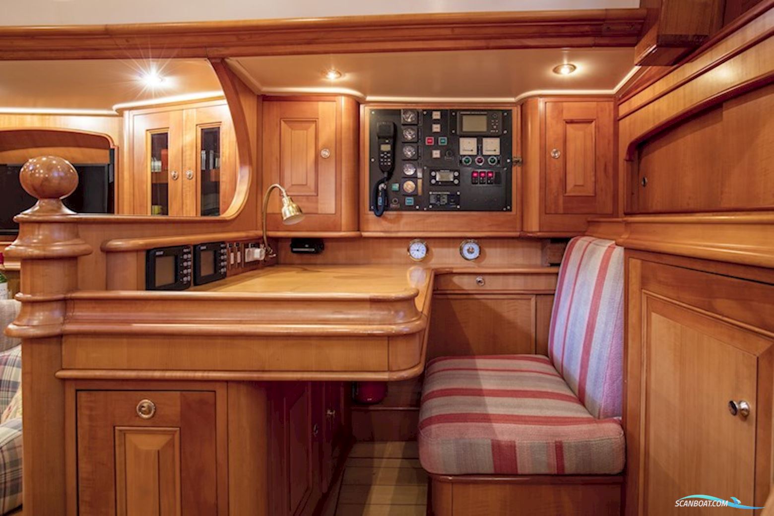 Lemsteraak Gouden Leeuw - Roefaak Hoek Design