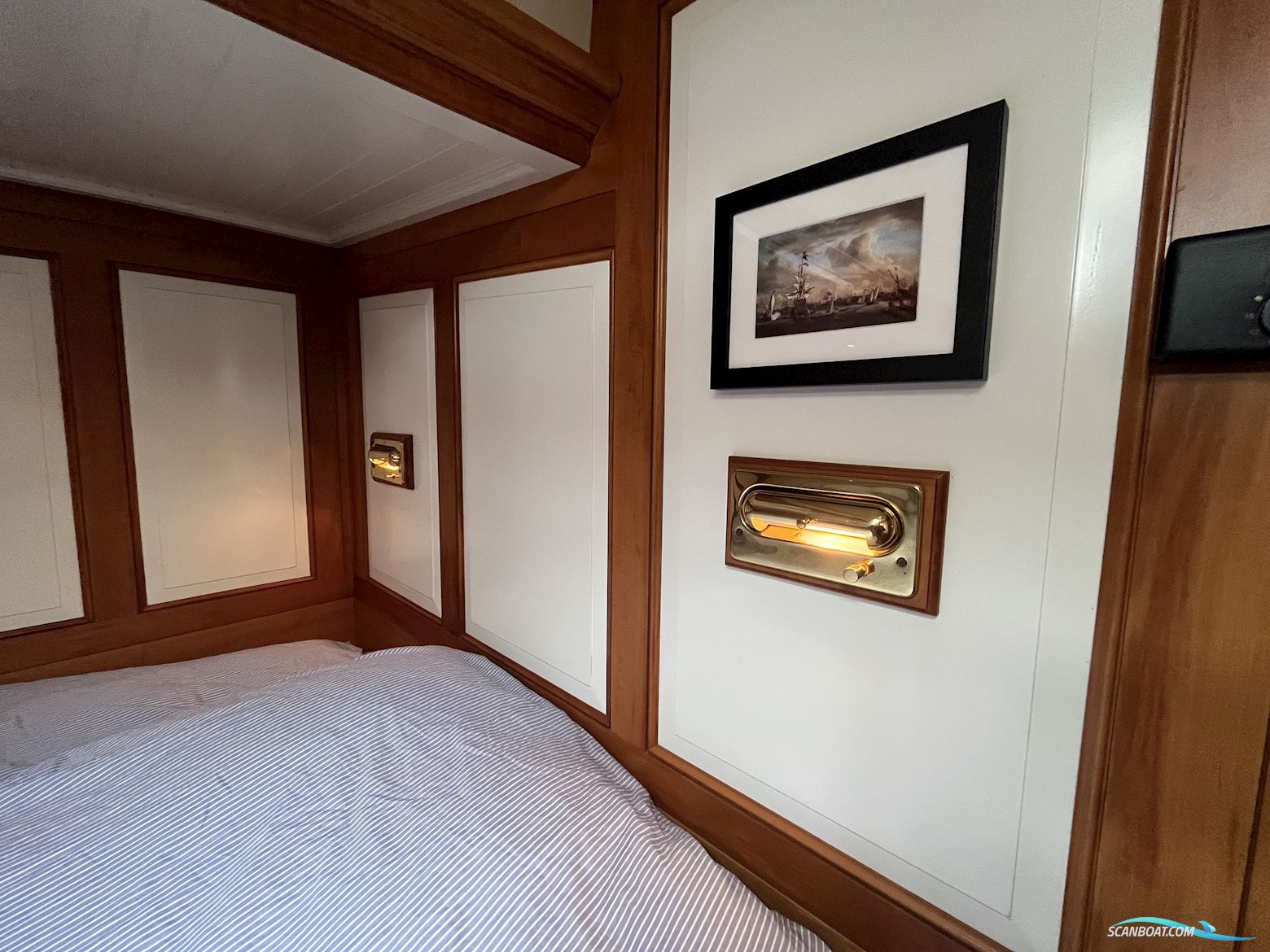 Lemsteraak Gouden Leeuw - Roefaak Hoek Design