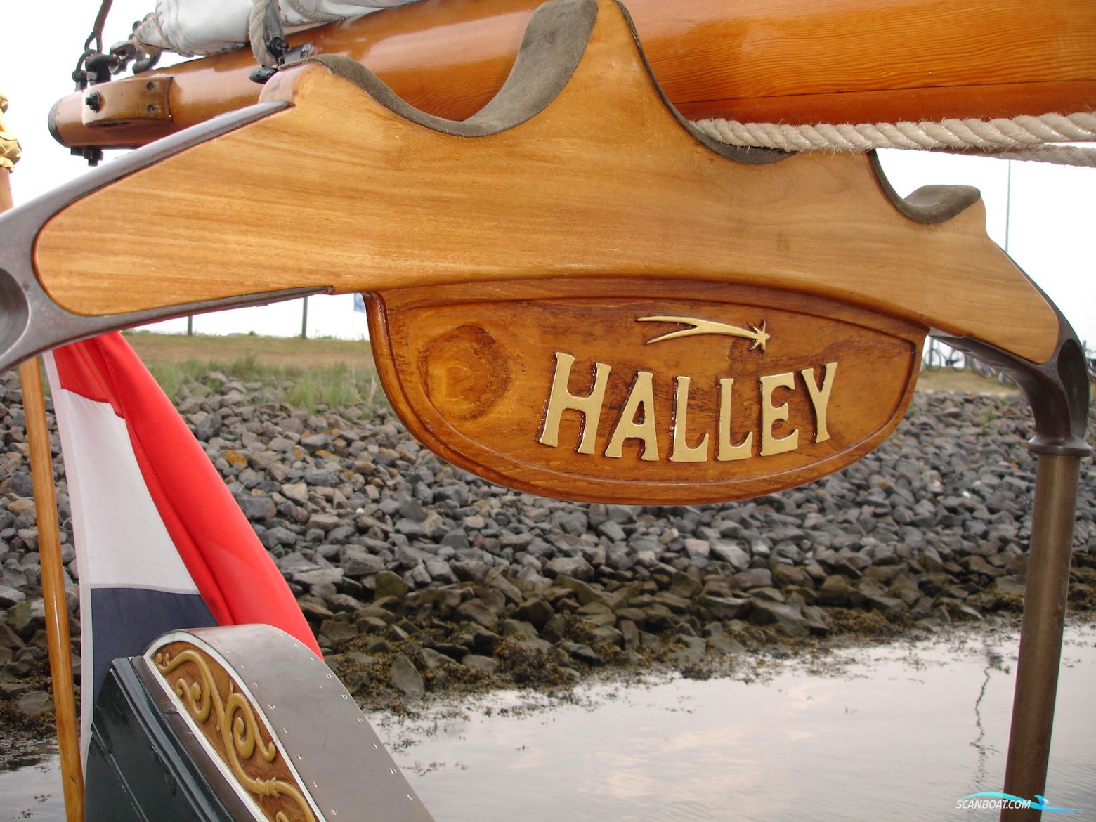 Lemsteraak Halley - Roefuitvoering