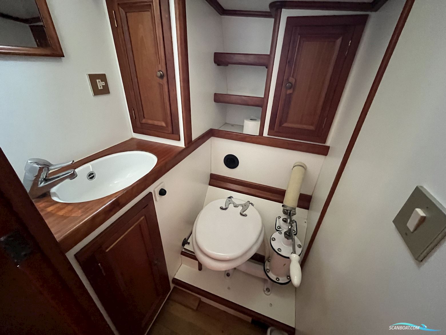 Lemsteraak Zilveren Zwaan - Hoek Design Roefuitvoering