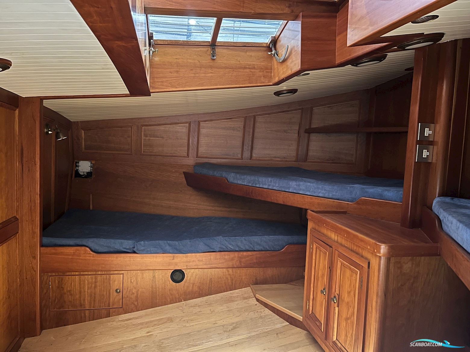 Lemsteraak Zilveren Zwaan - Hoek Design Roefuitvoering