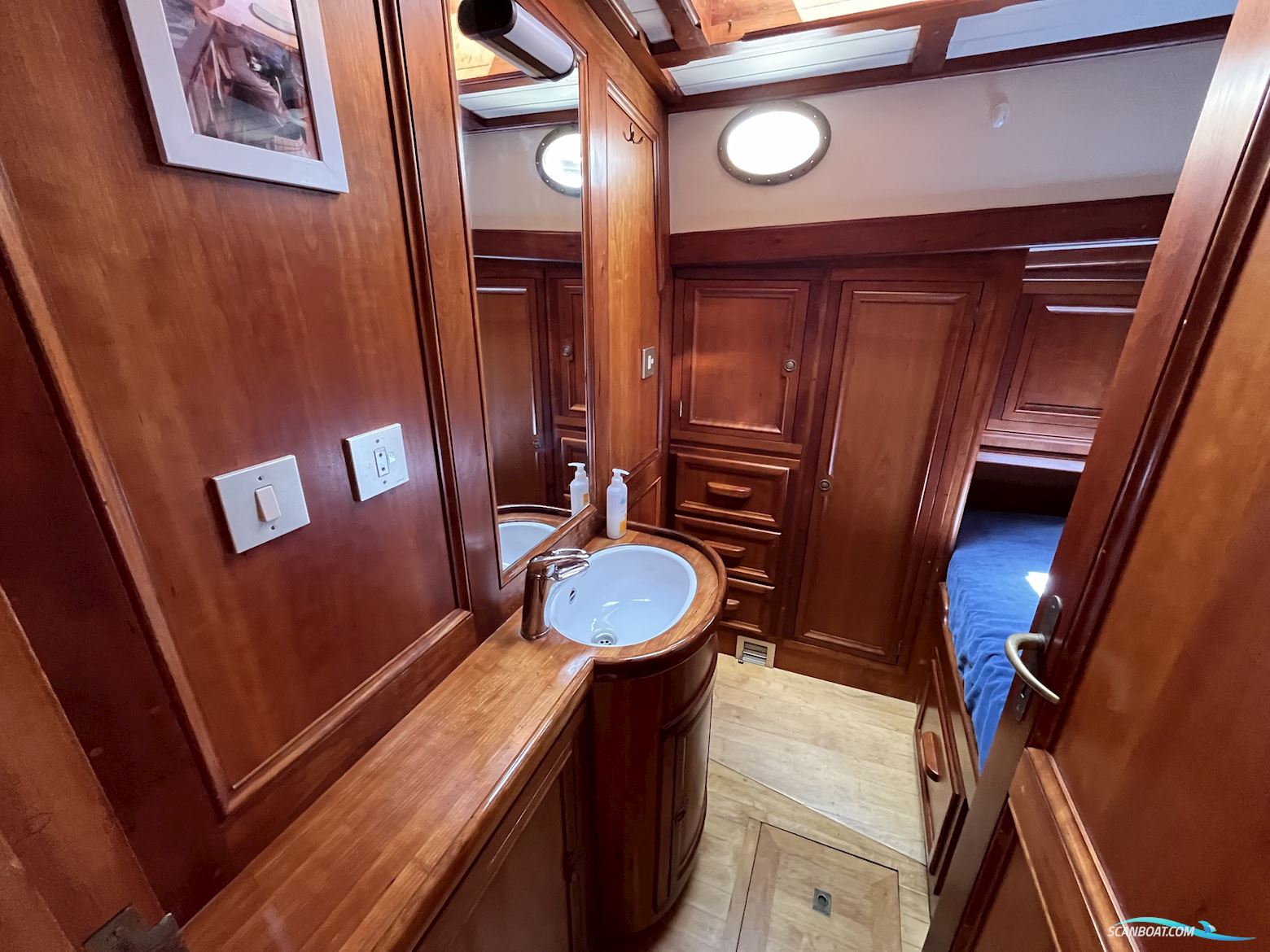 Lemsteraak Zilveren Zwaan - Hoek Design Roefuitvoering