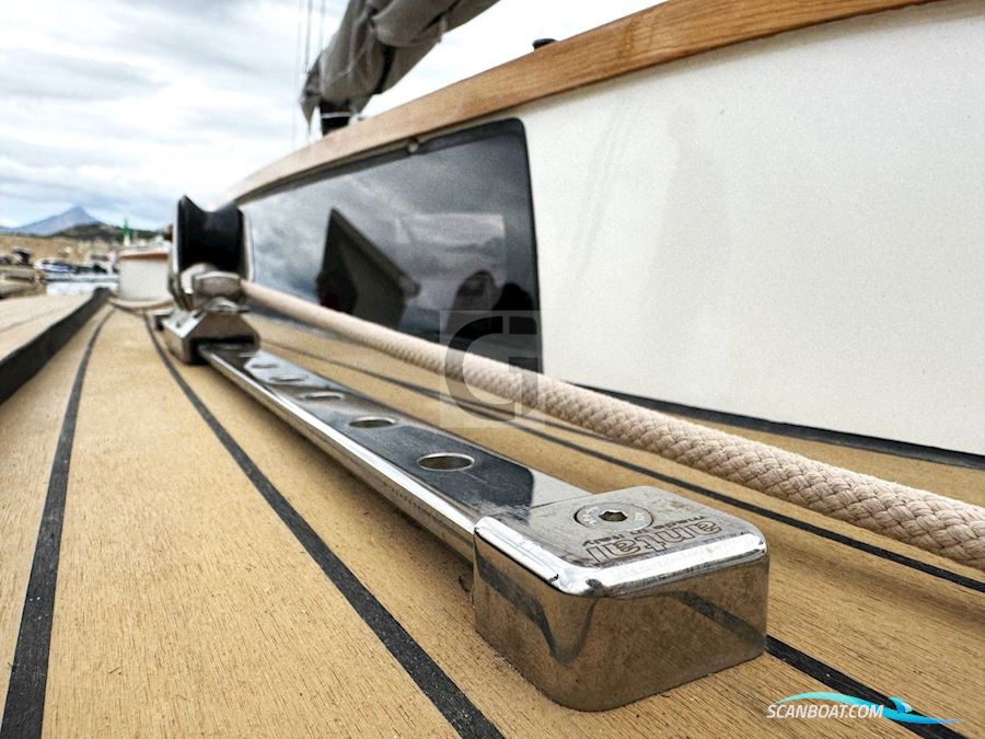 Leonardo Yachts Eagle 38