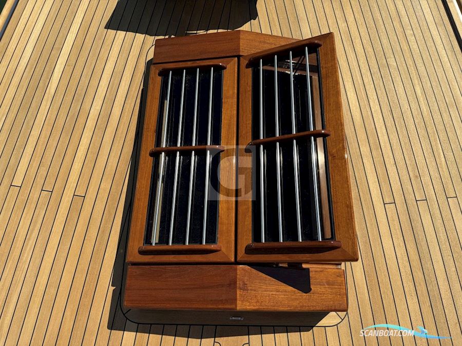 Leonardo Yachts Eagle 54