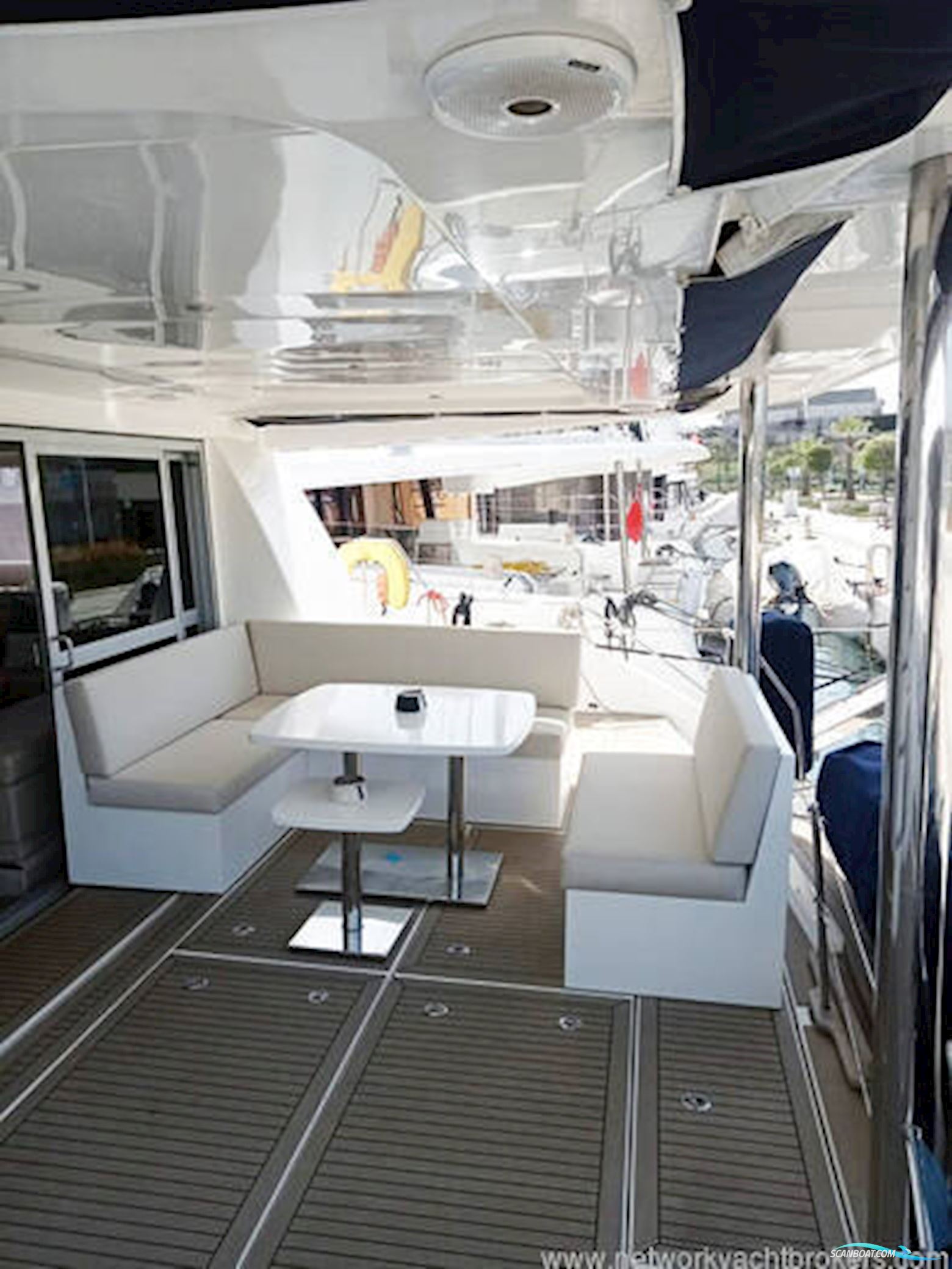 Leopard Catamarans Leopard 58