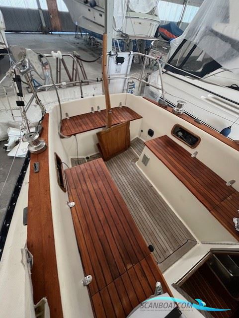 Linjett 32 Segelbåt 1980, med Lambardini 30 hk (2013) motor, Sverige