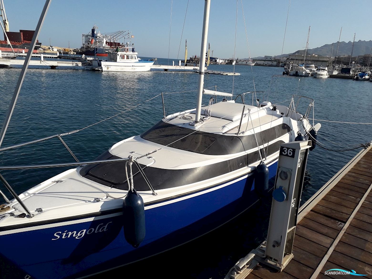 Macgregor 26M Segelbåt 2012, med Evinrude motor, Spanien