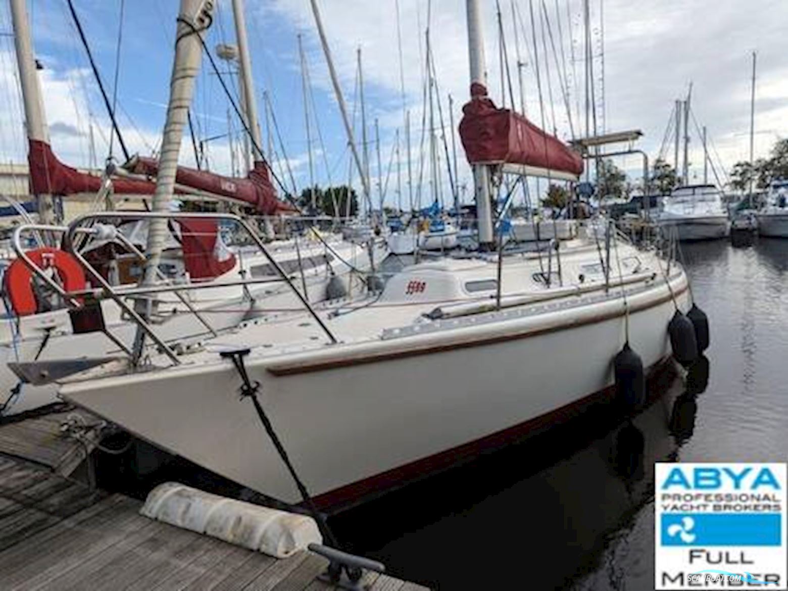 Marieholm 33 Segelbåt 1982, med Vetus motor, England