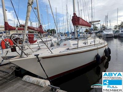 Marieholm 33 Segelbåt 1982, med Vetus motor, England