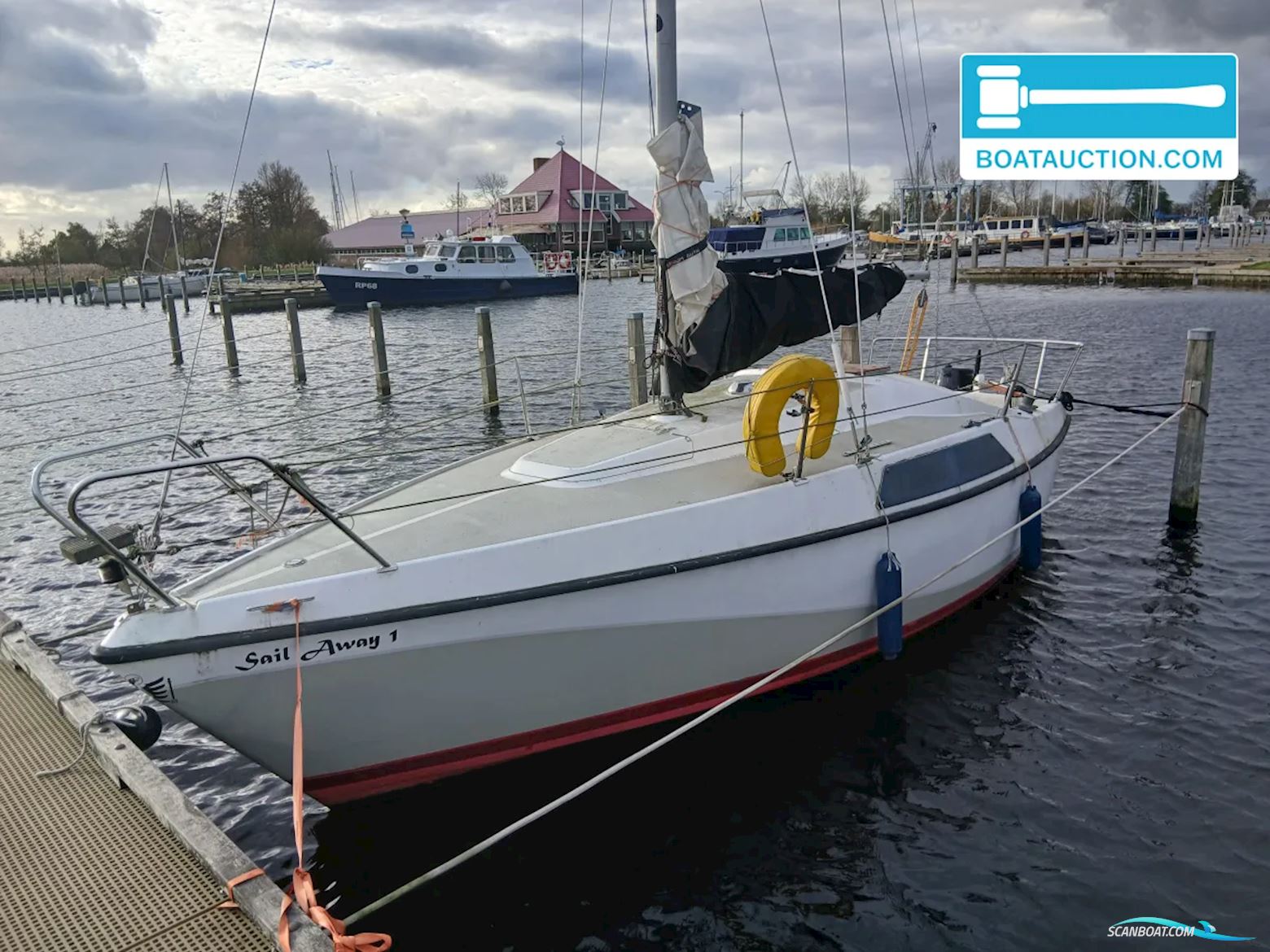 Maxi 680 Segelbåt 1980, med Parsun motor, Holland