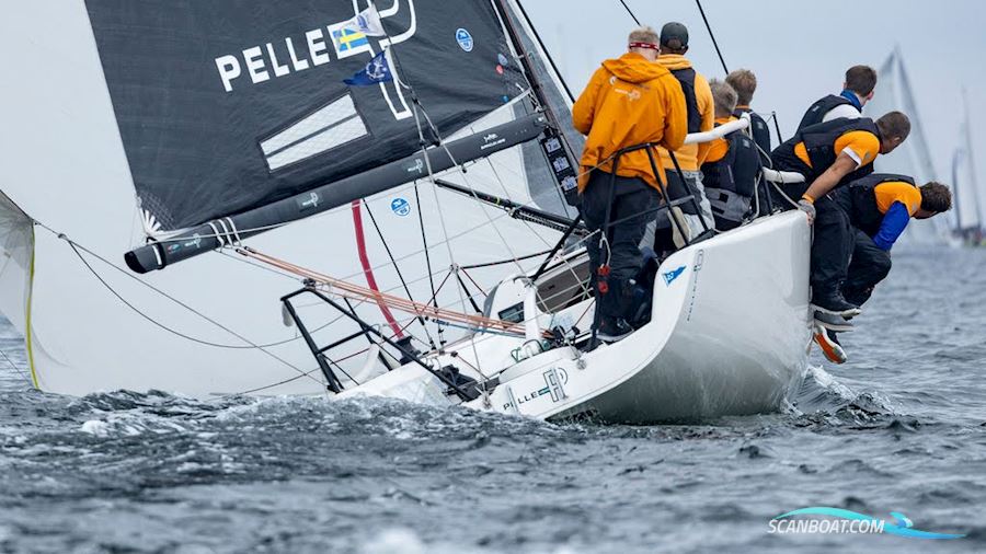 Melges 32
