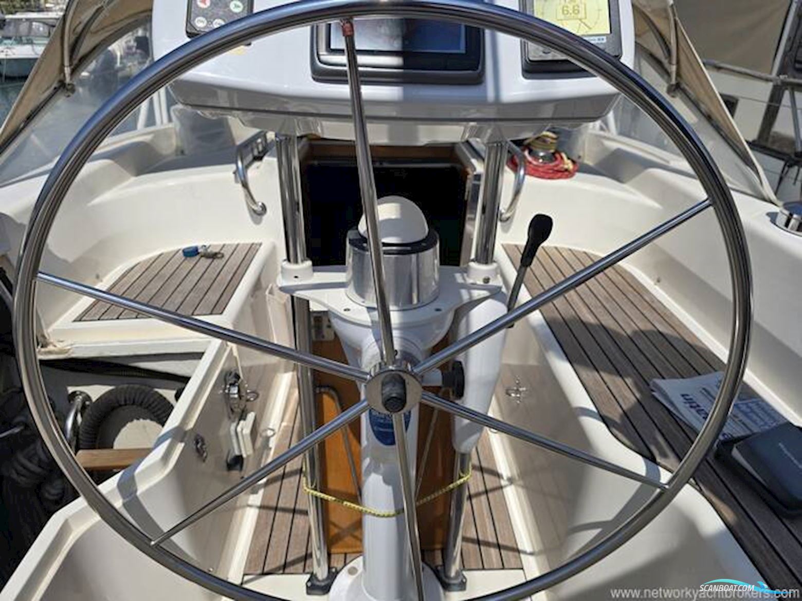 Moody 376 Centre Cockpit