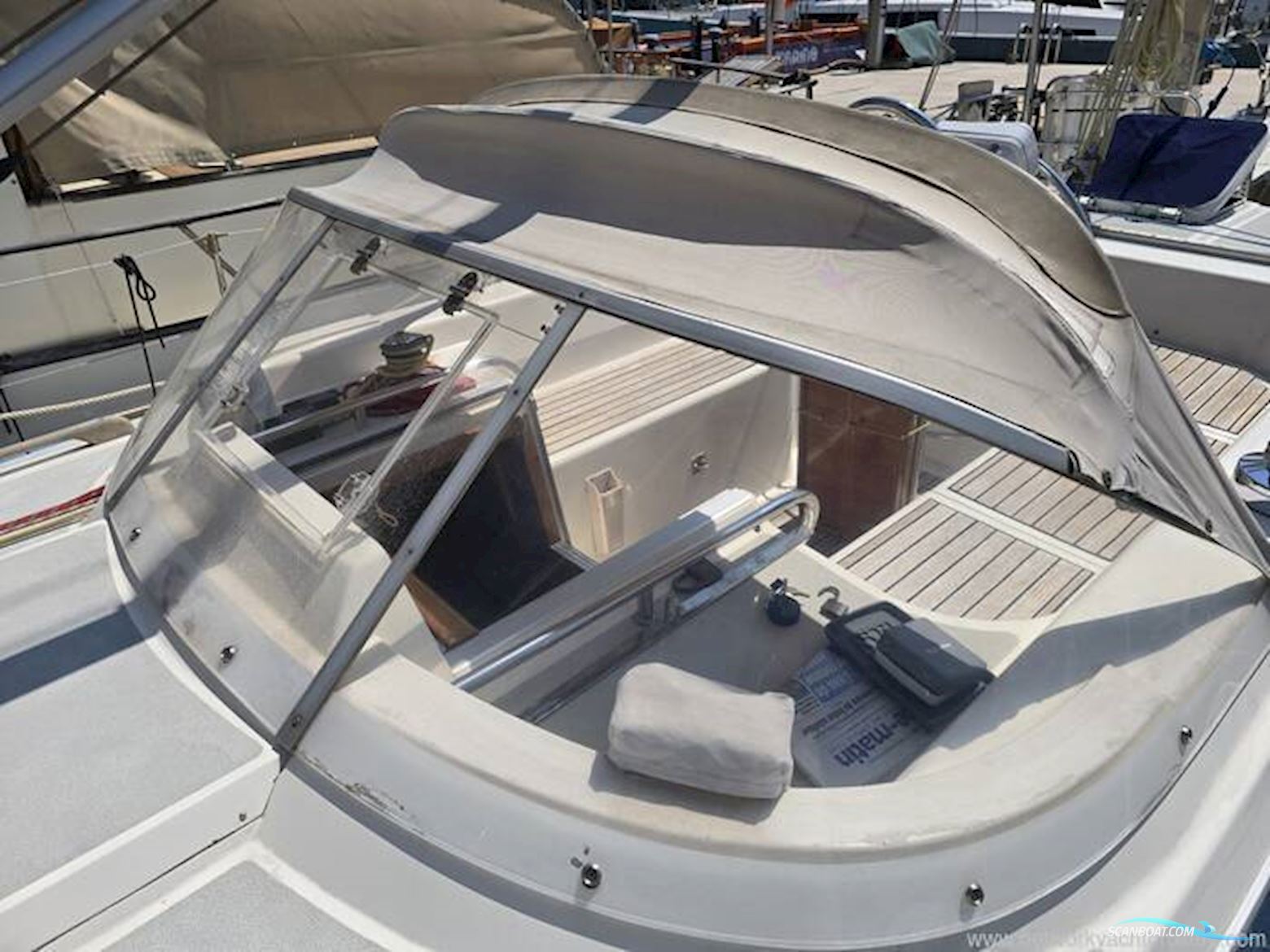 Moody 376 Centre Cockpit