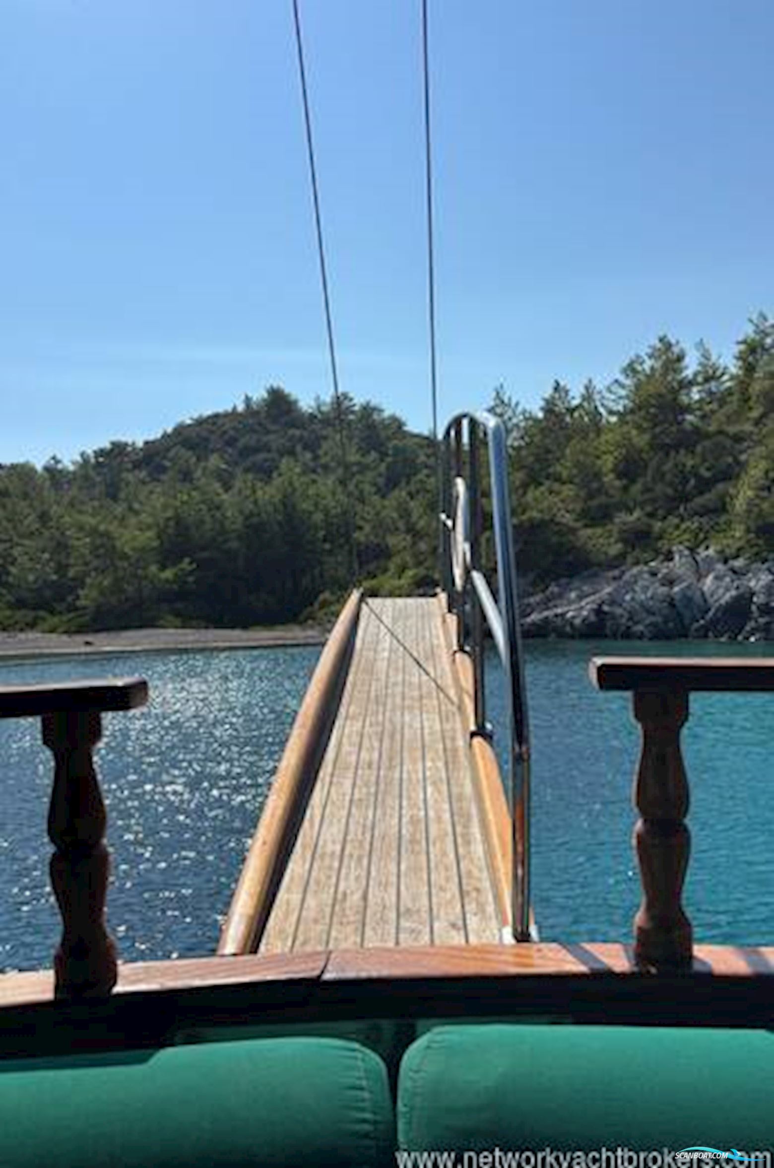 Motor Sailor / Goulet