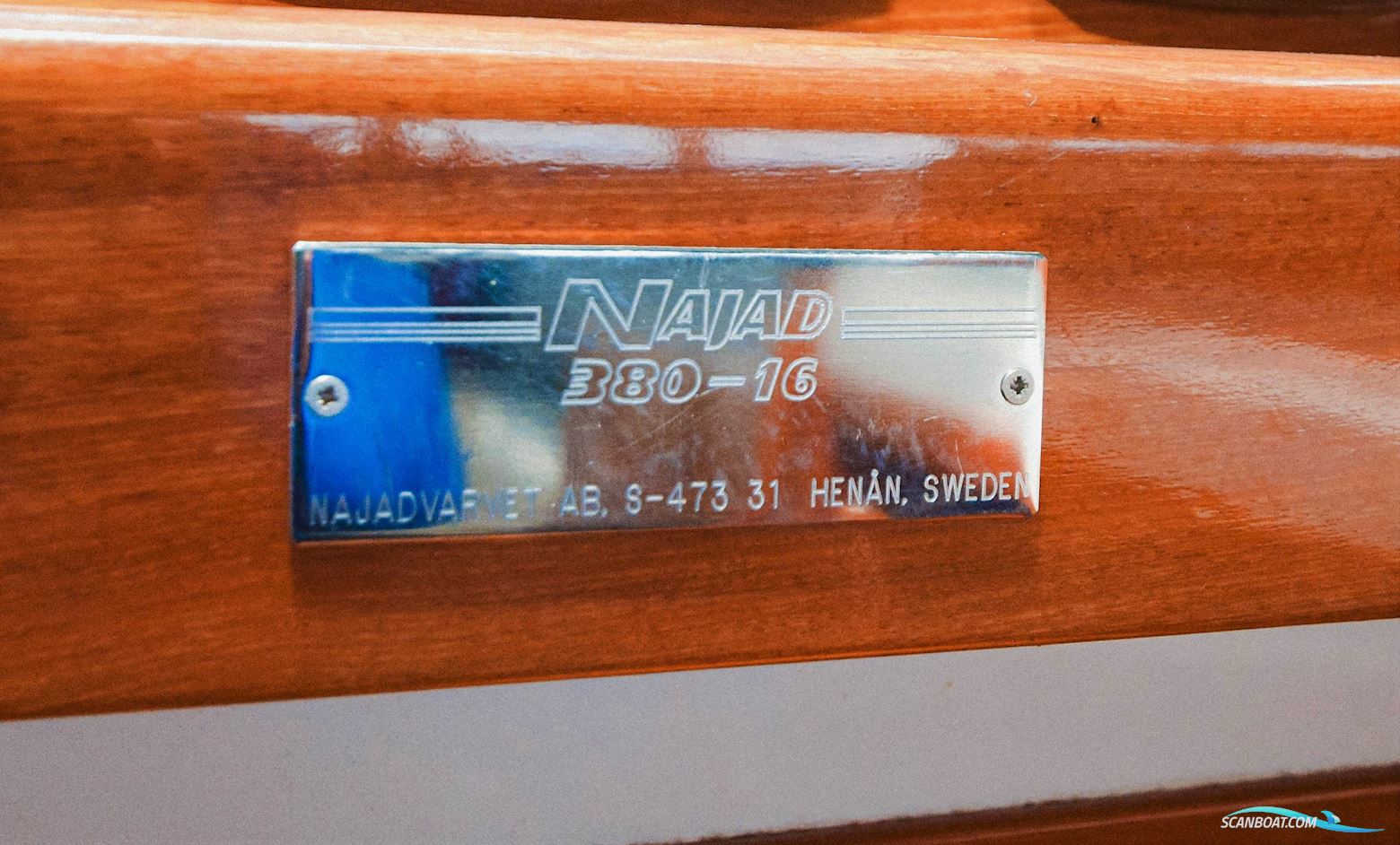 Najad 380