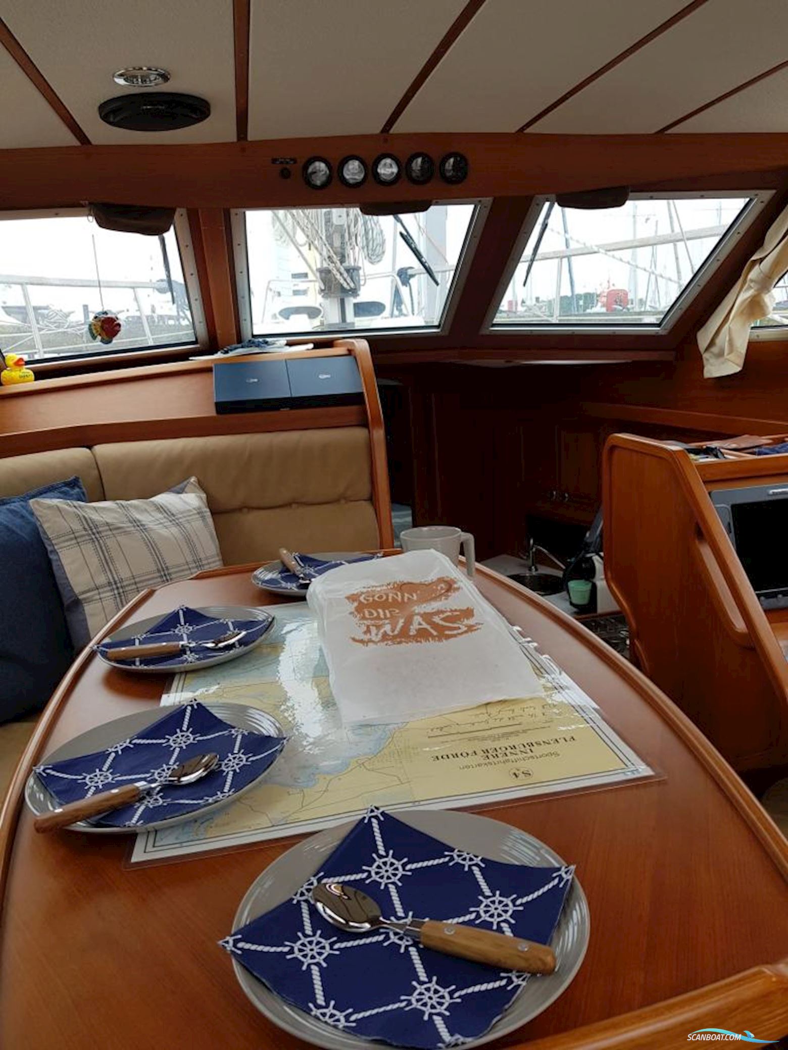 Nauticat 321