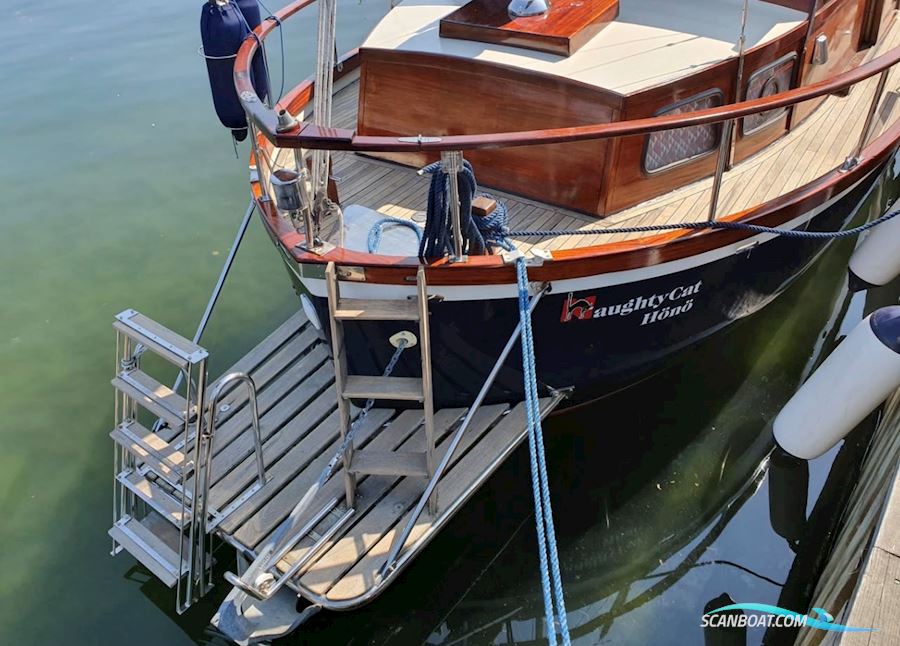 Nauticat 33