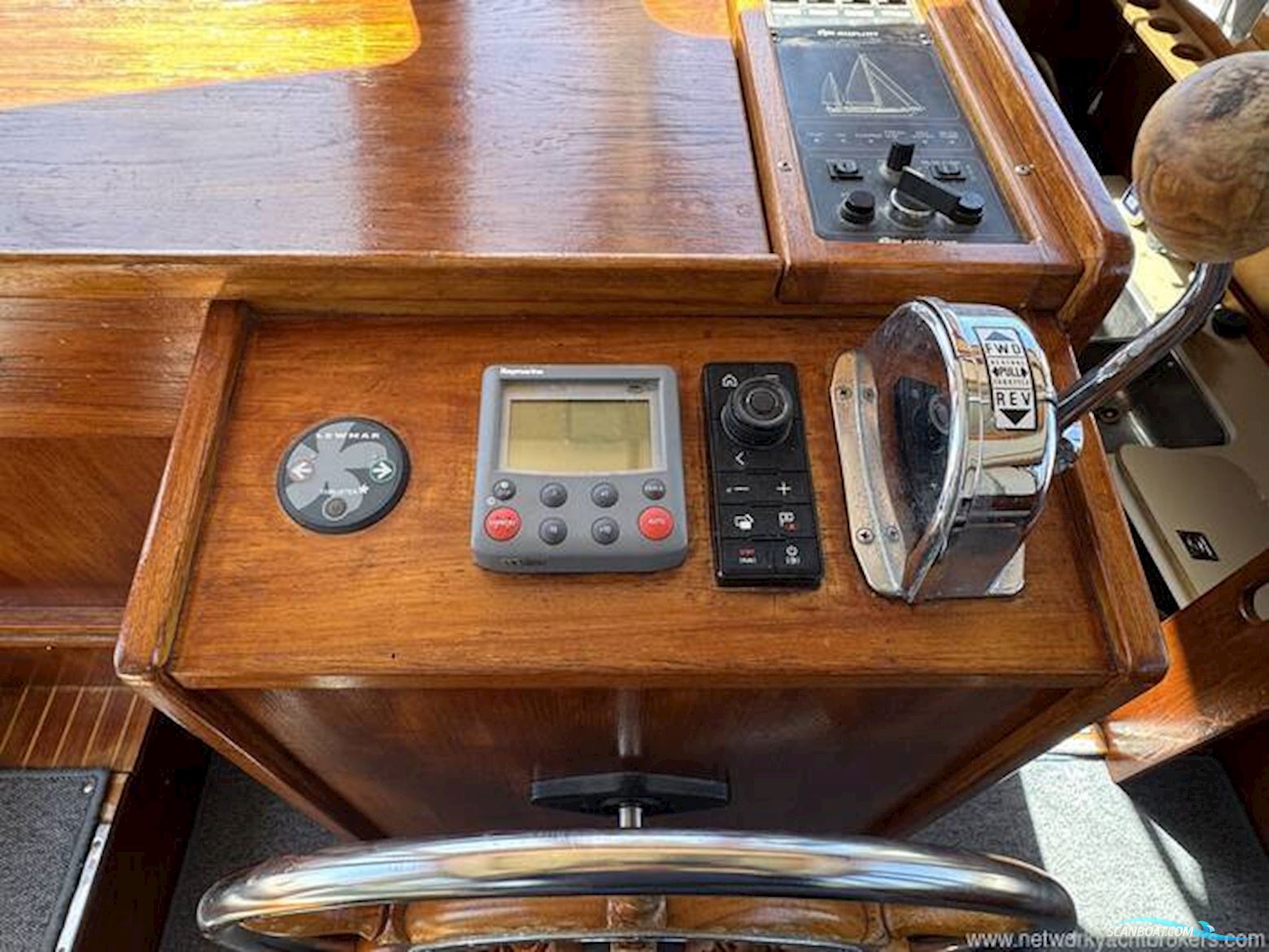 Nauticat 33