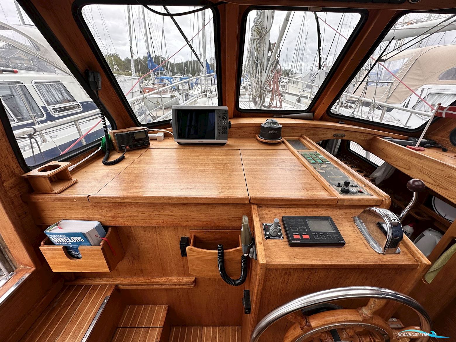 Nauticat 33