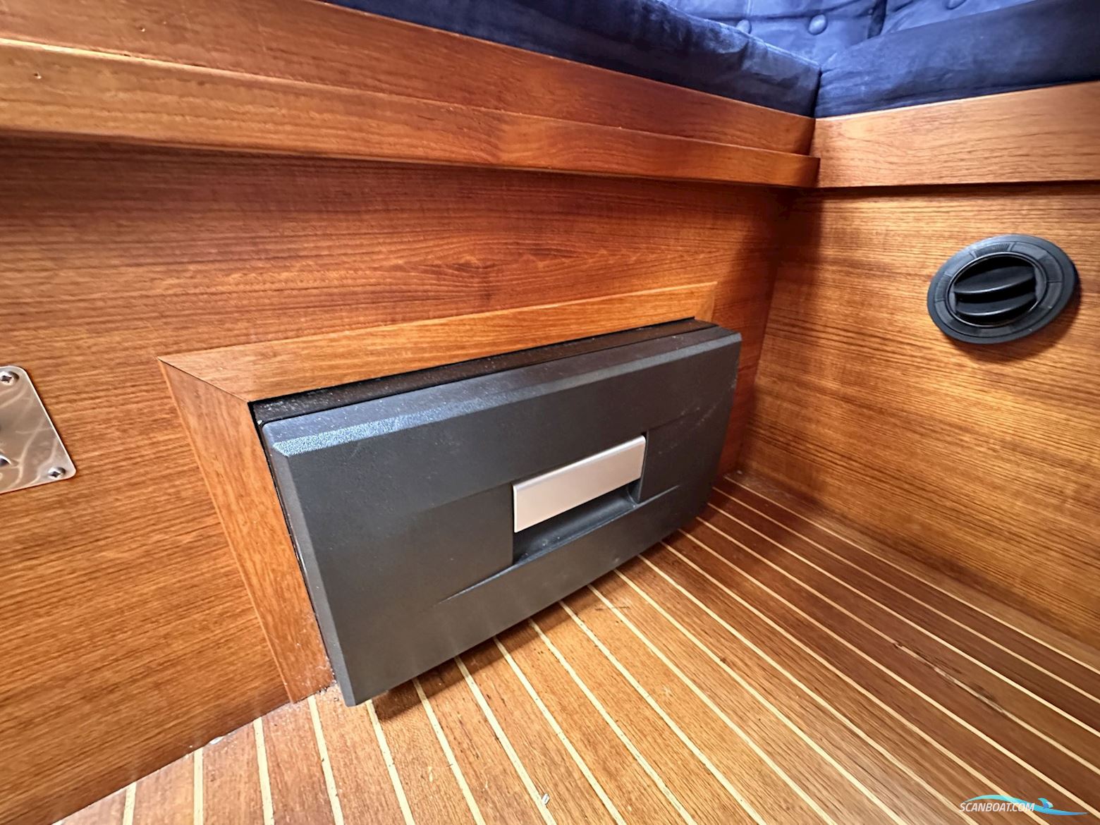 Nauticat 33