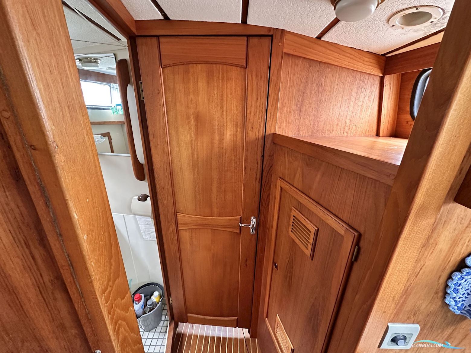 Nauticat 33