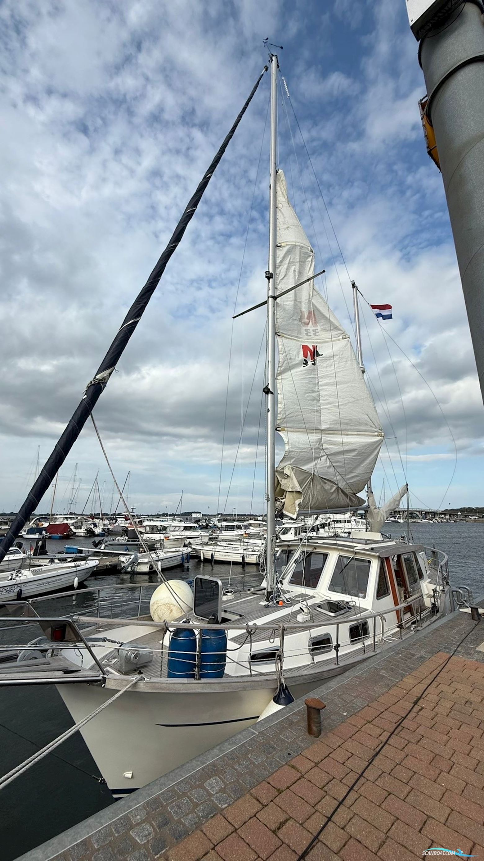 Nauticat 33