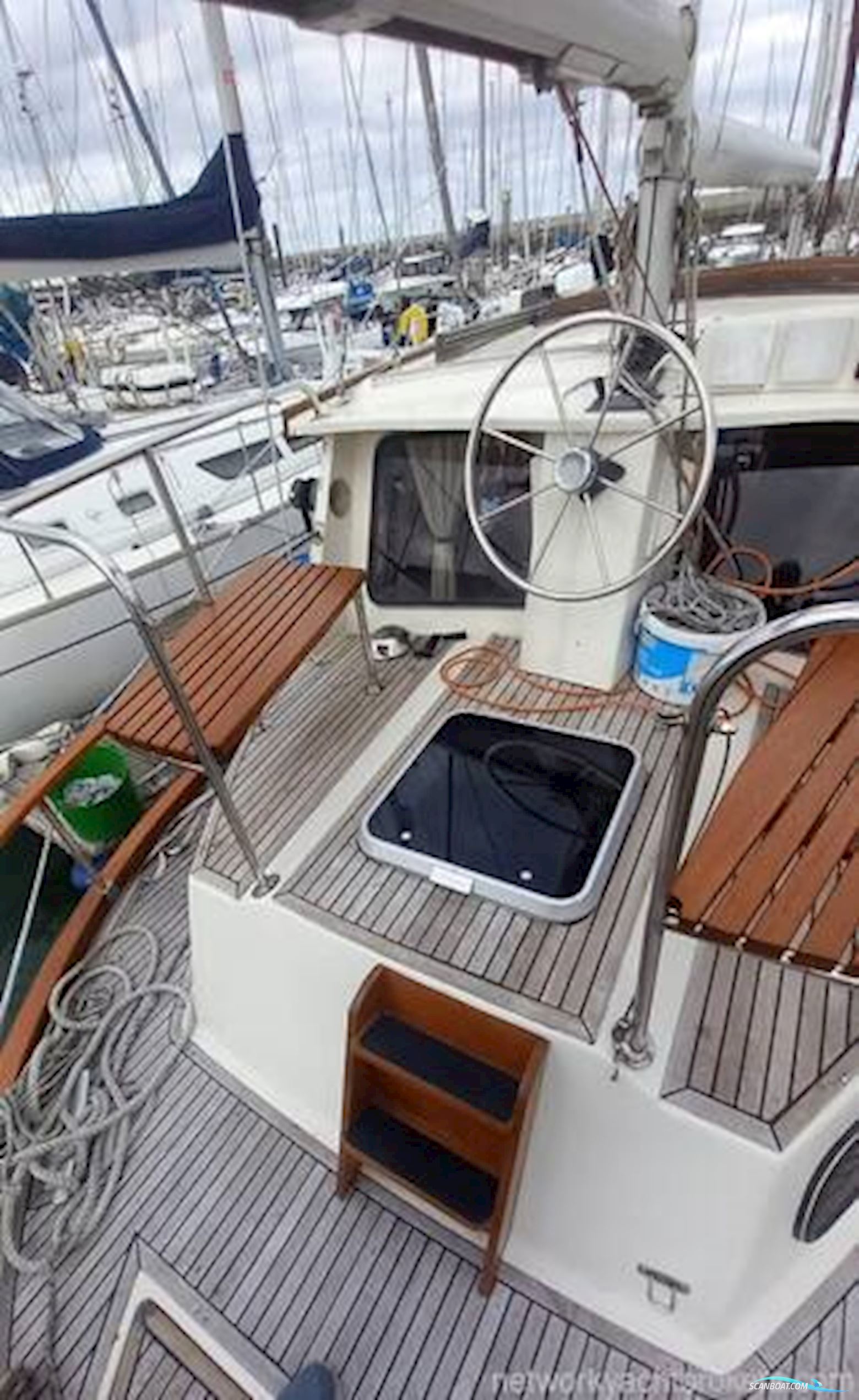 Nauticat 33