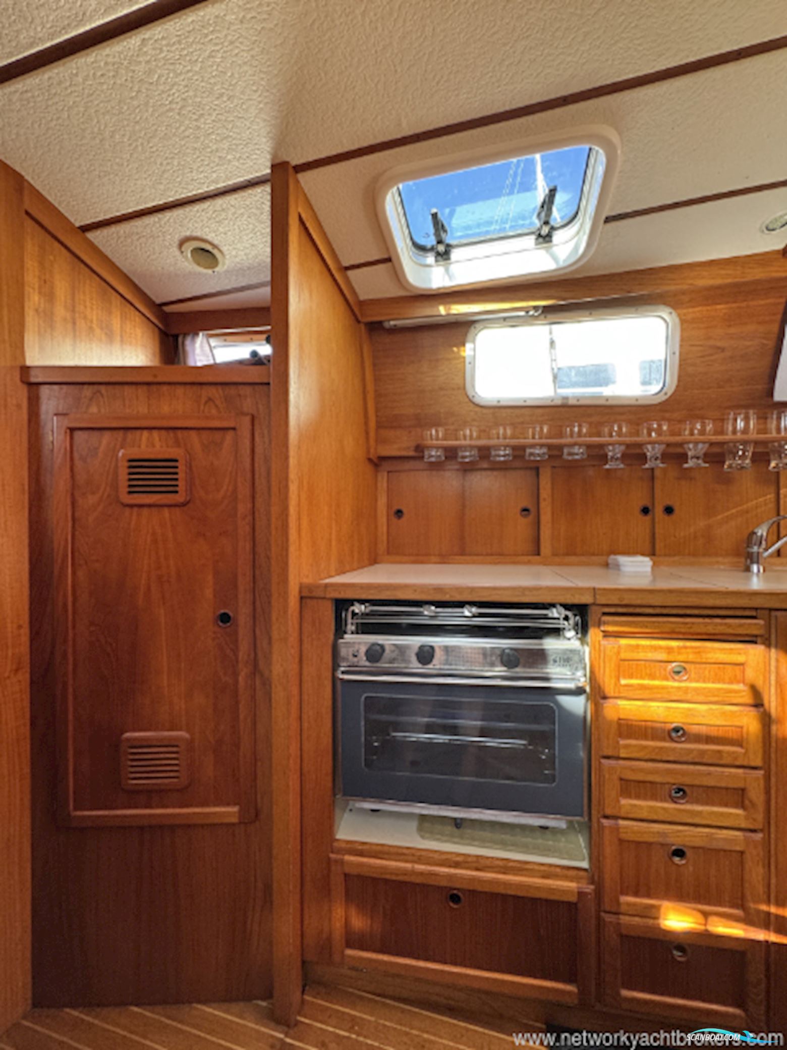 Nauticat 33