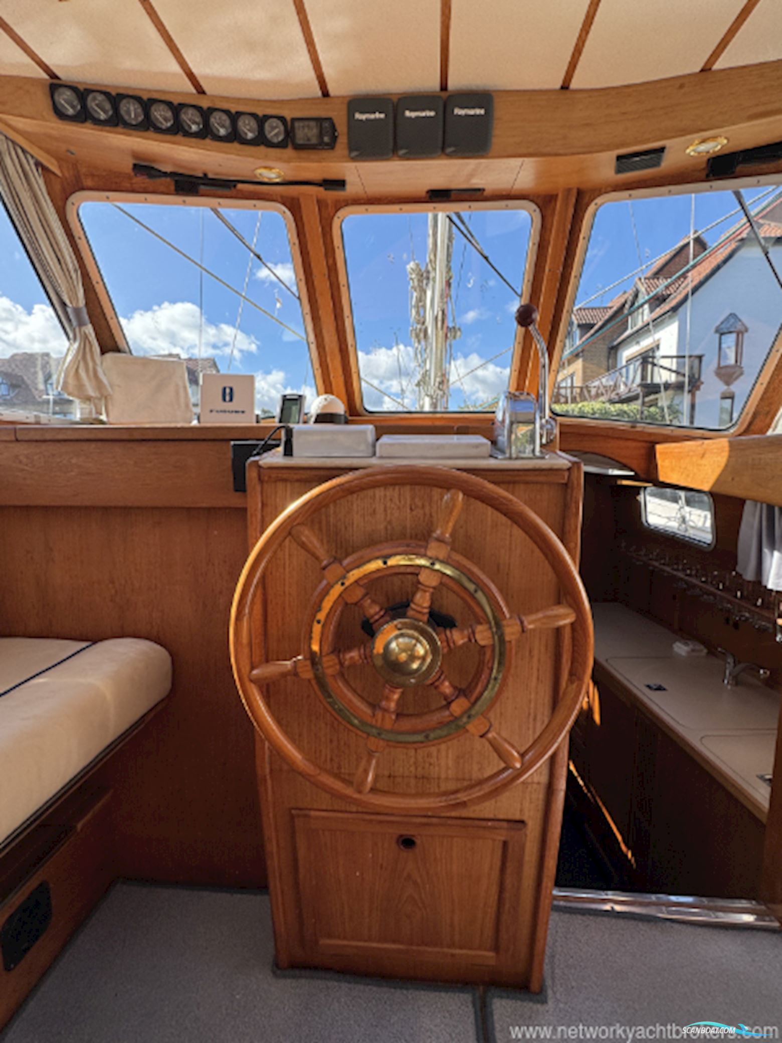 Nauticat 33