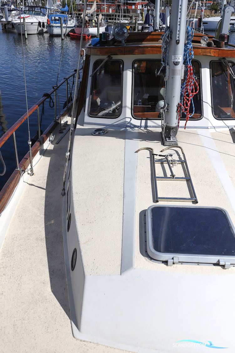 Nauticat 38