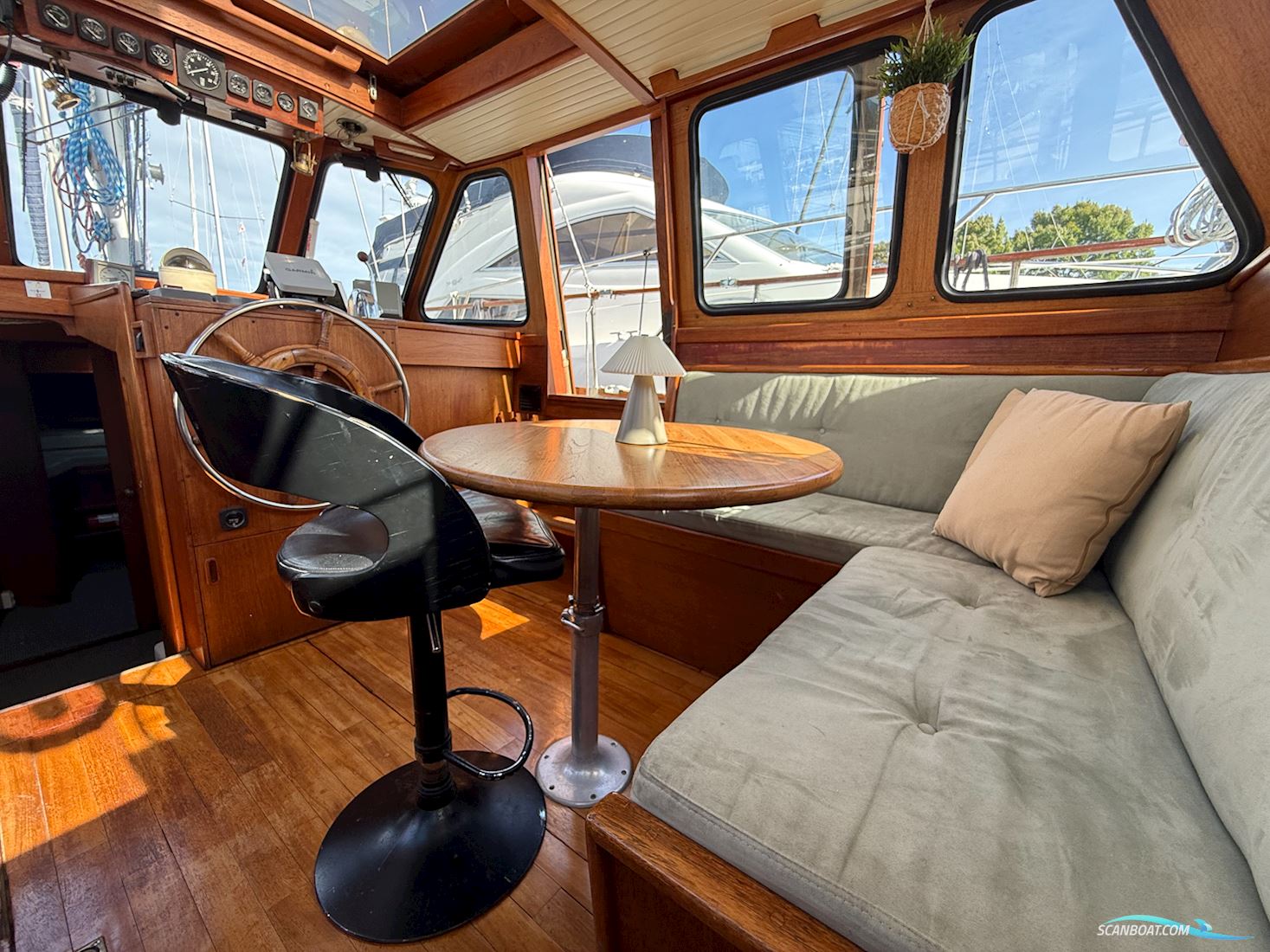 Nauticat 38