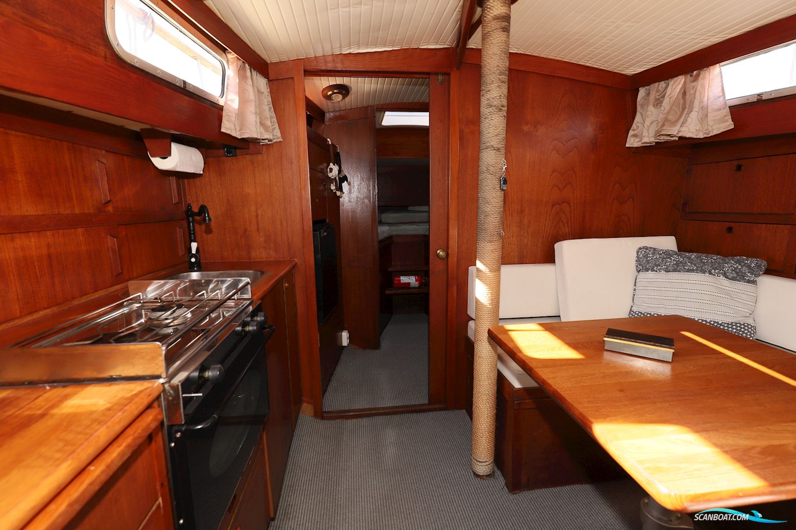 Nauticat 38