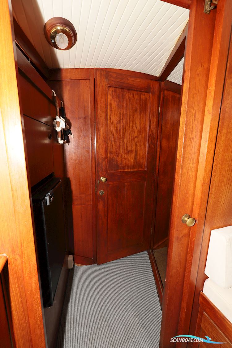 Nauticat 38