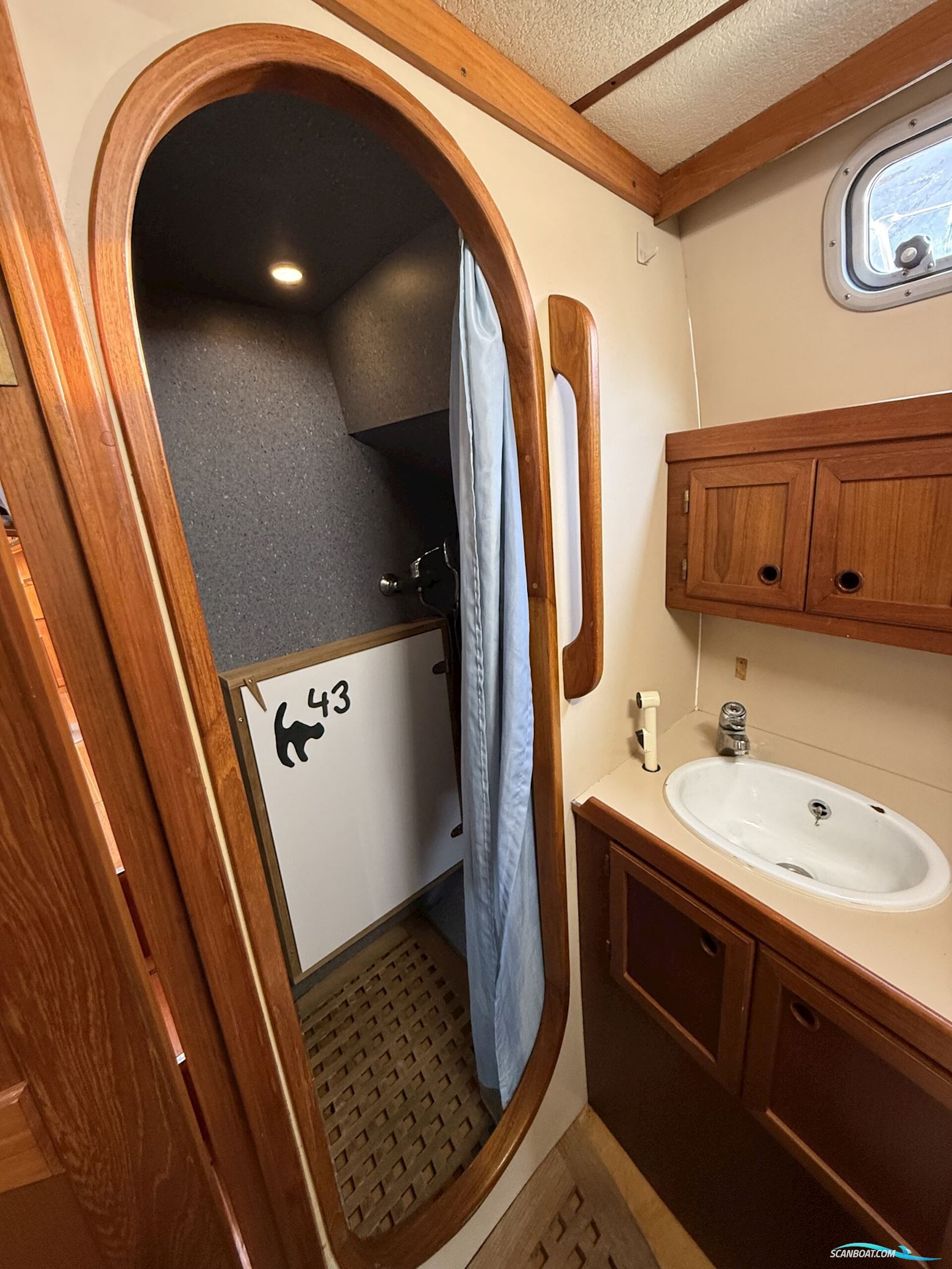 Nauticat 43 med mulig havneplads