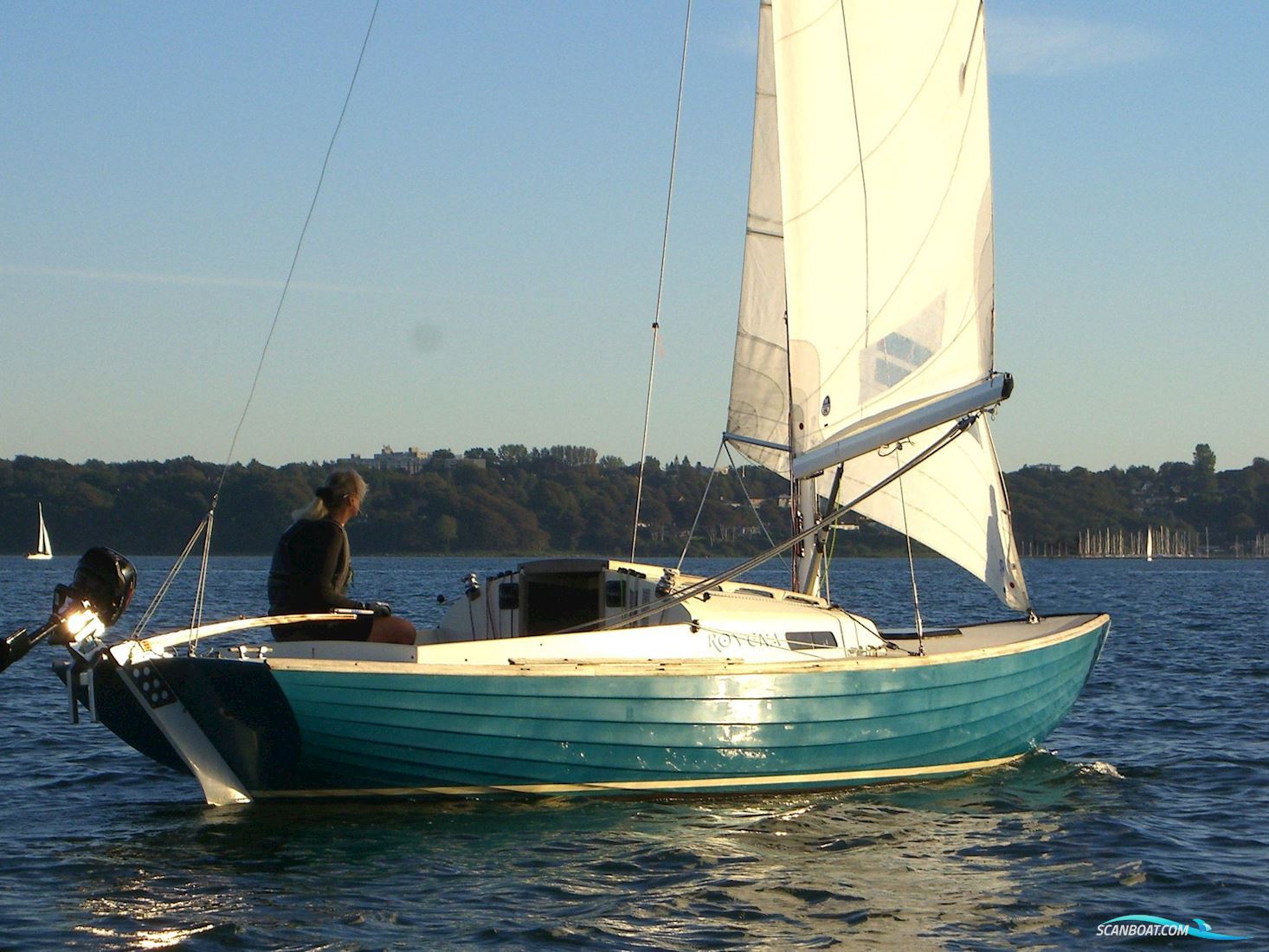 Nordisches Folkeboot mit Harbeck Trailer