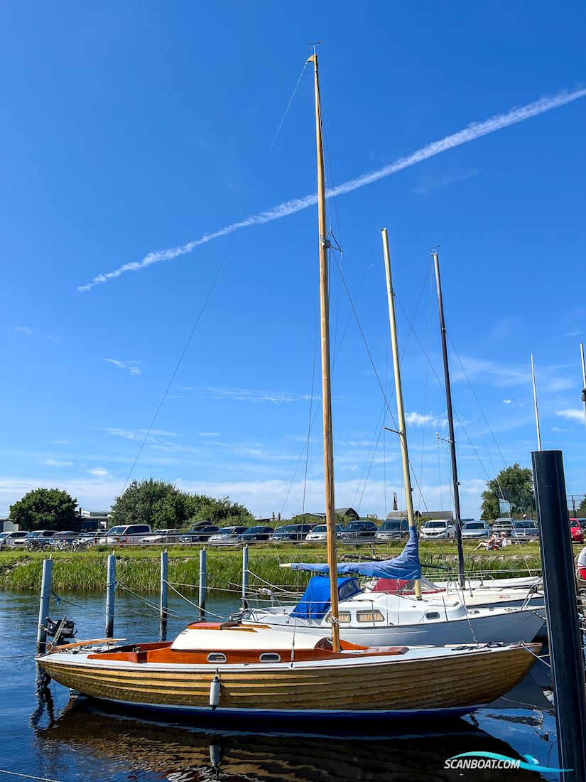 Nordisk Folkebåd Segelbåt 1963, med Mercury F5Mlh motor, Sverige