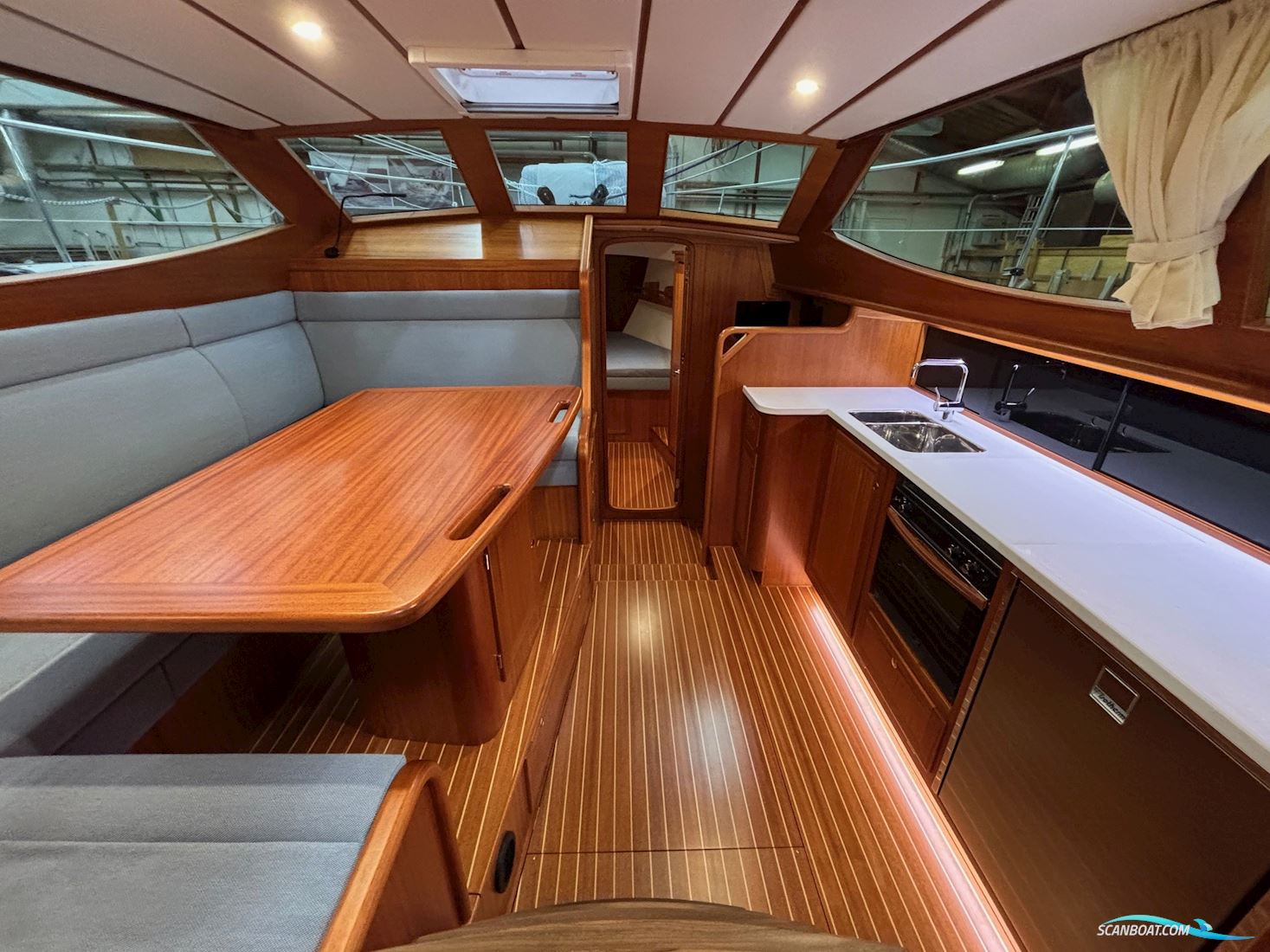 Nordship 420 DS Deck Saloon