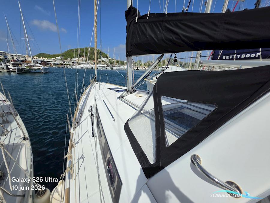 Oceanis 38