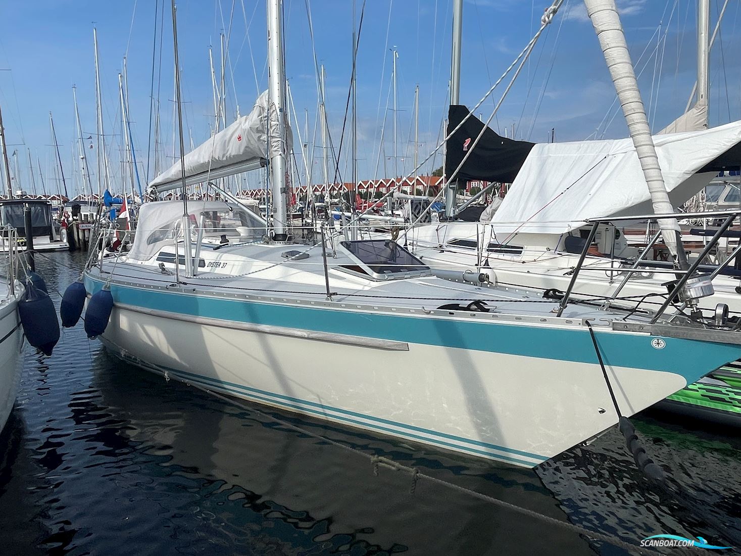 Oyster 37 Segelbåt 1979, med Volvo Penta D2 - 55 motor, Danmark