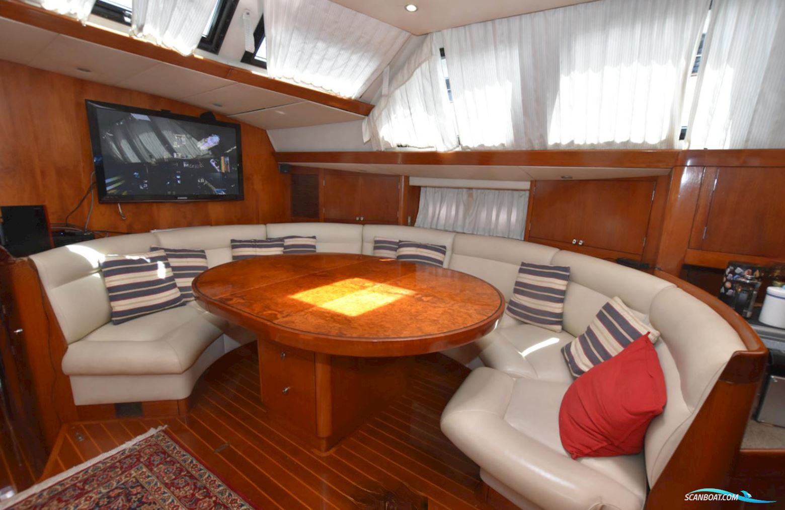 Oyster 80 Deck Saloon