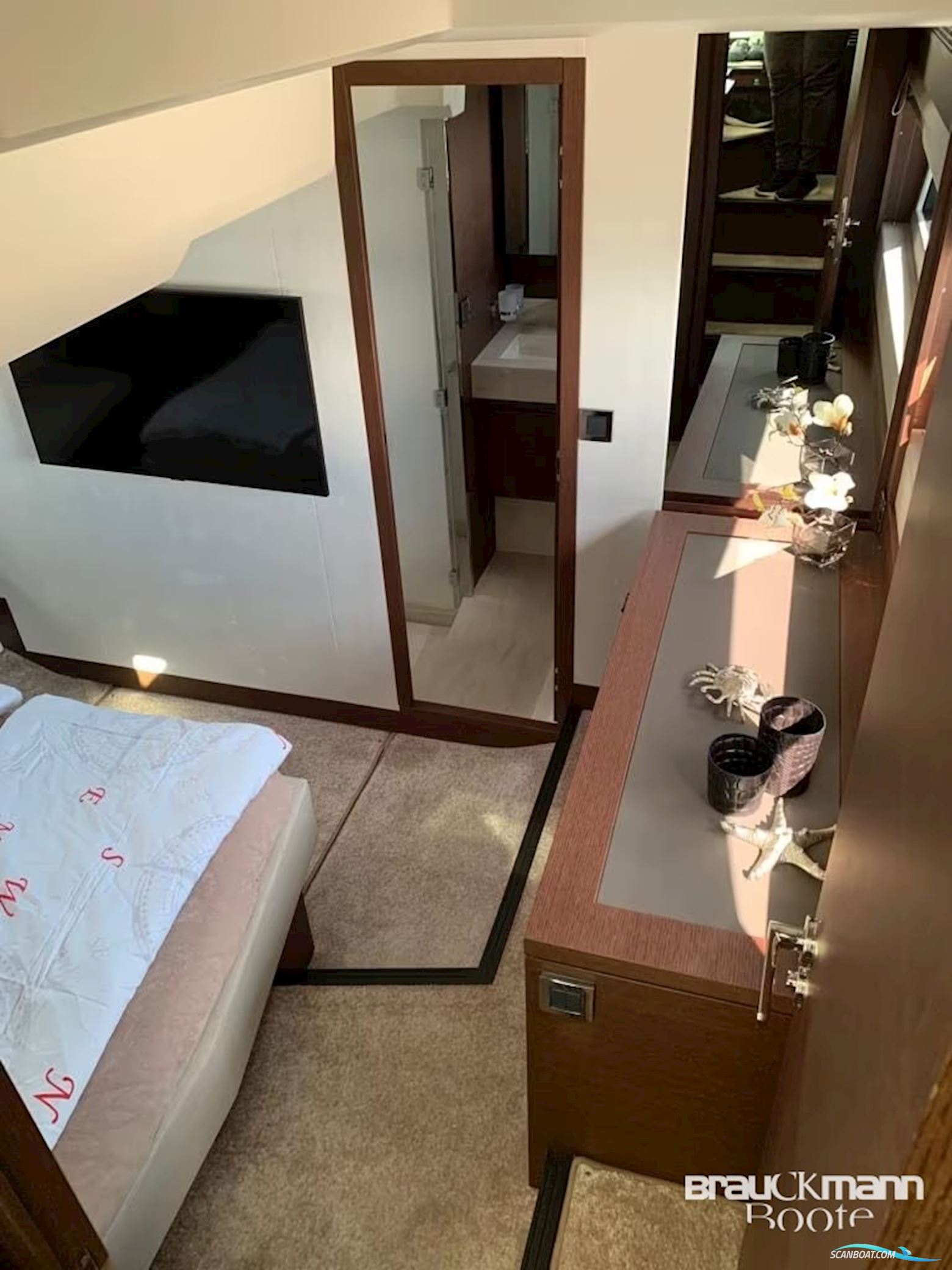 Prestige Yachts 520 S