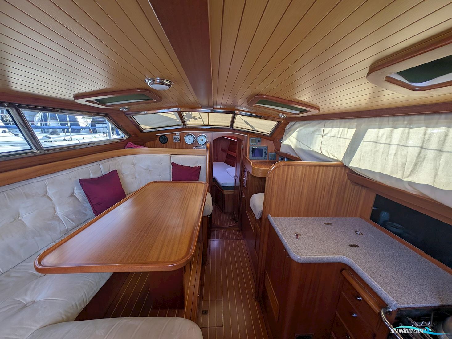 Regina 35