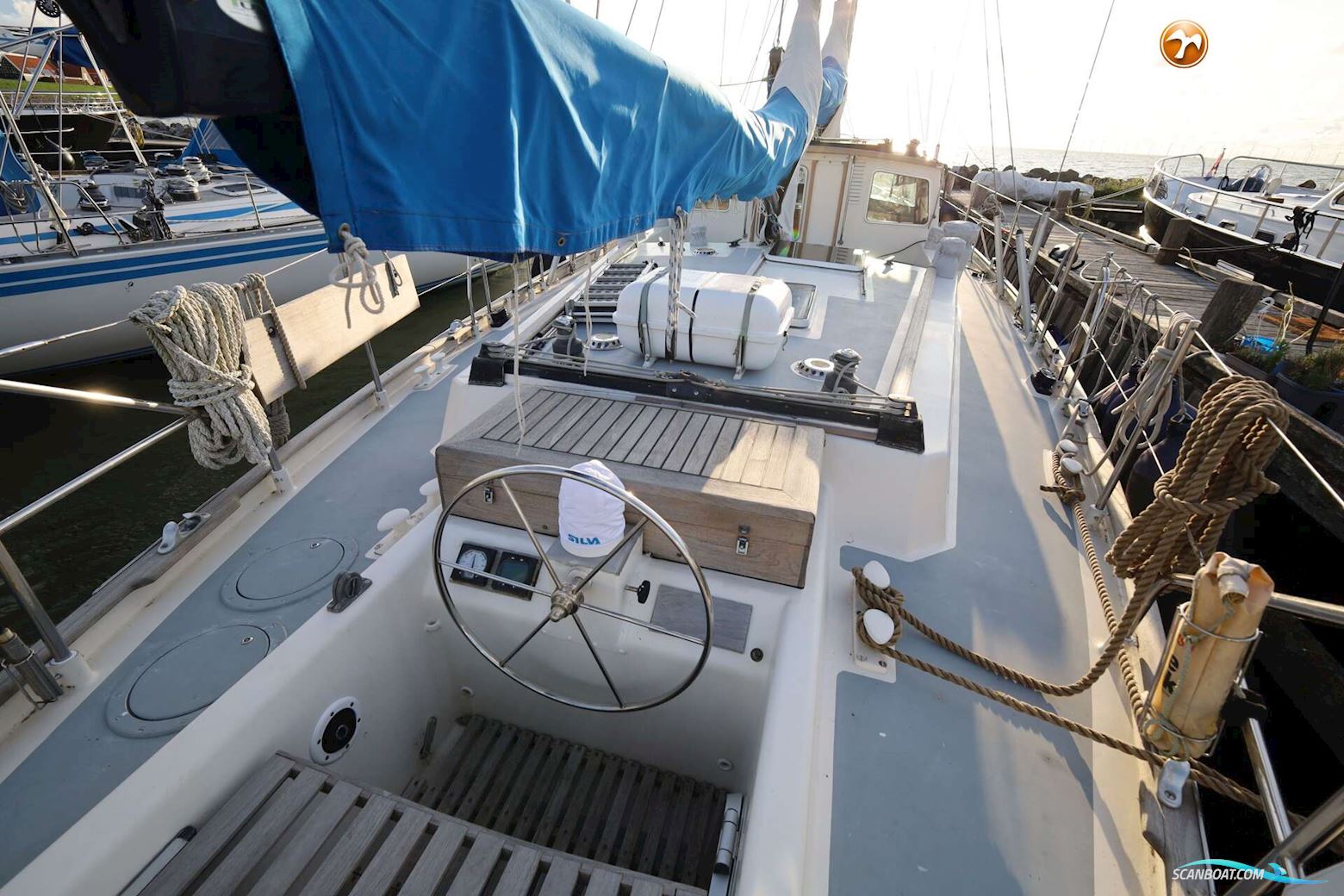 Robert Clark 64 Pilothouse