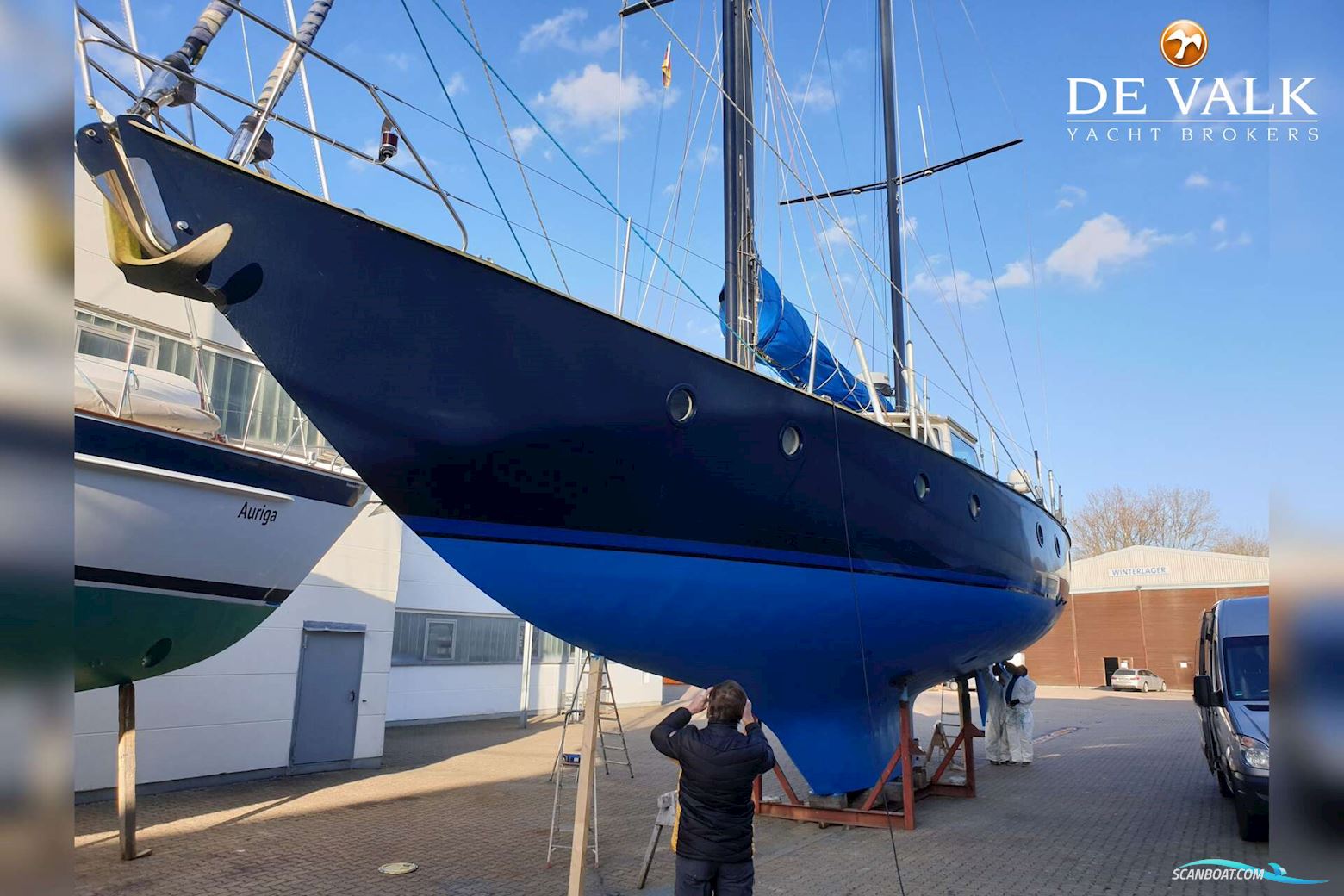 Robert Clark 64 Pilothouse