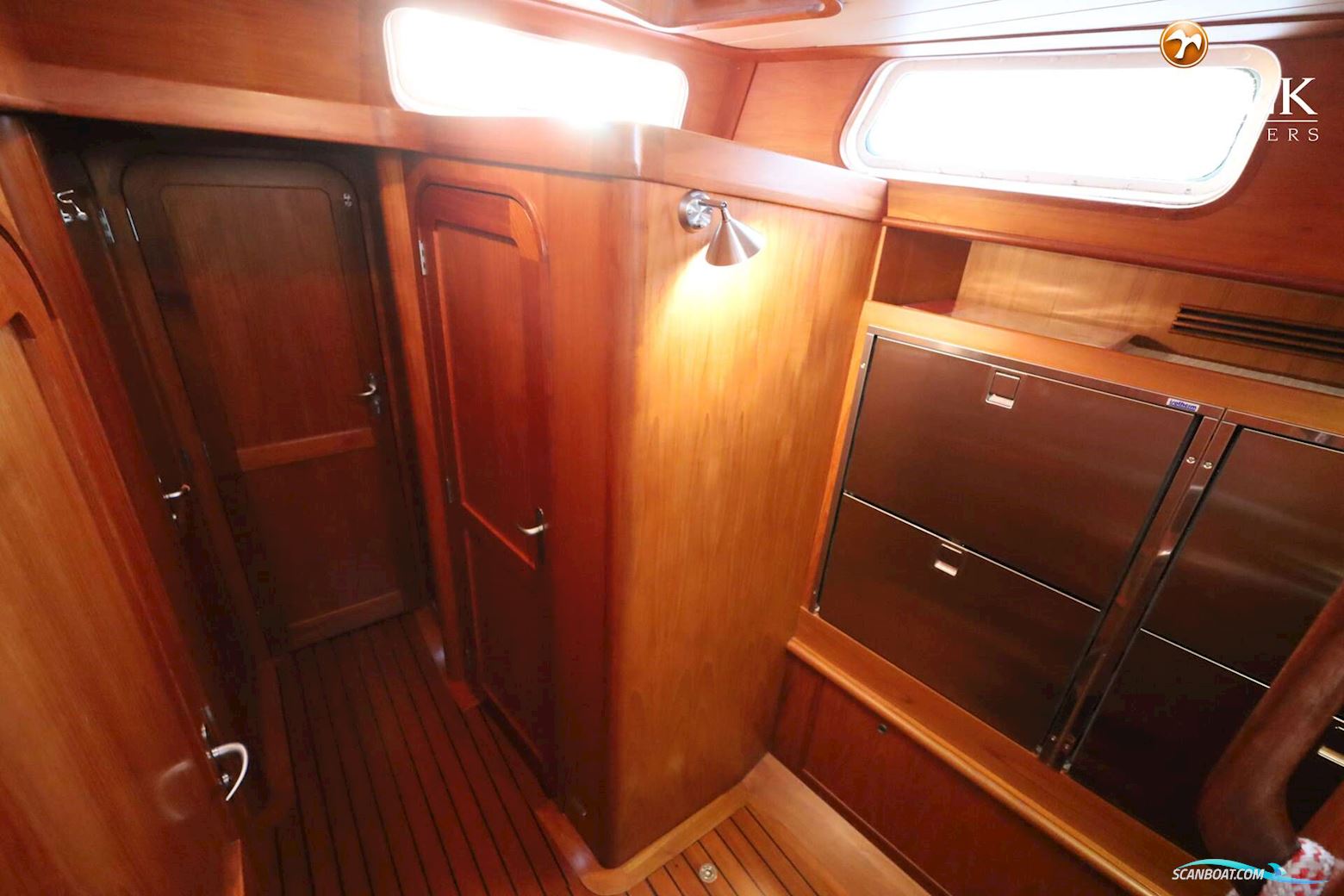 Robert Clark 64 Pilothouse