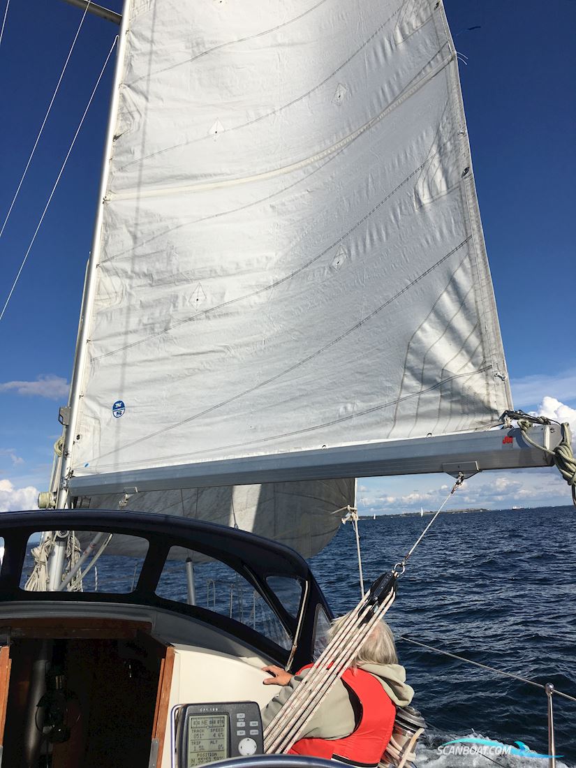 Sagitta 35