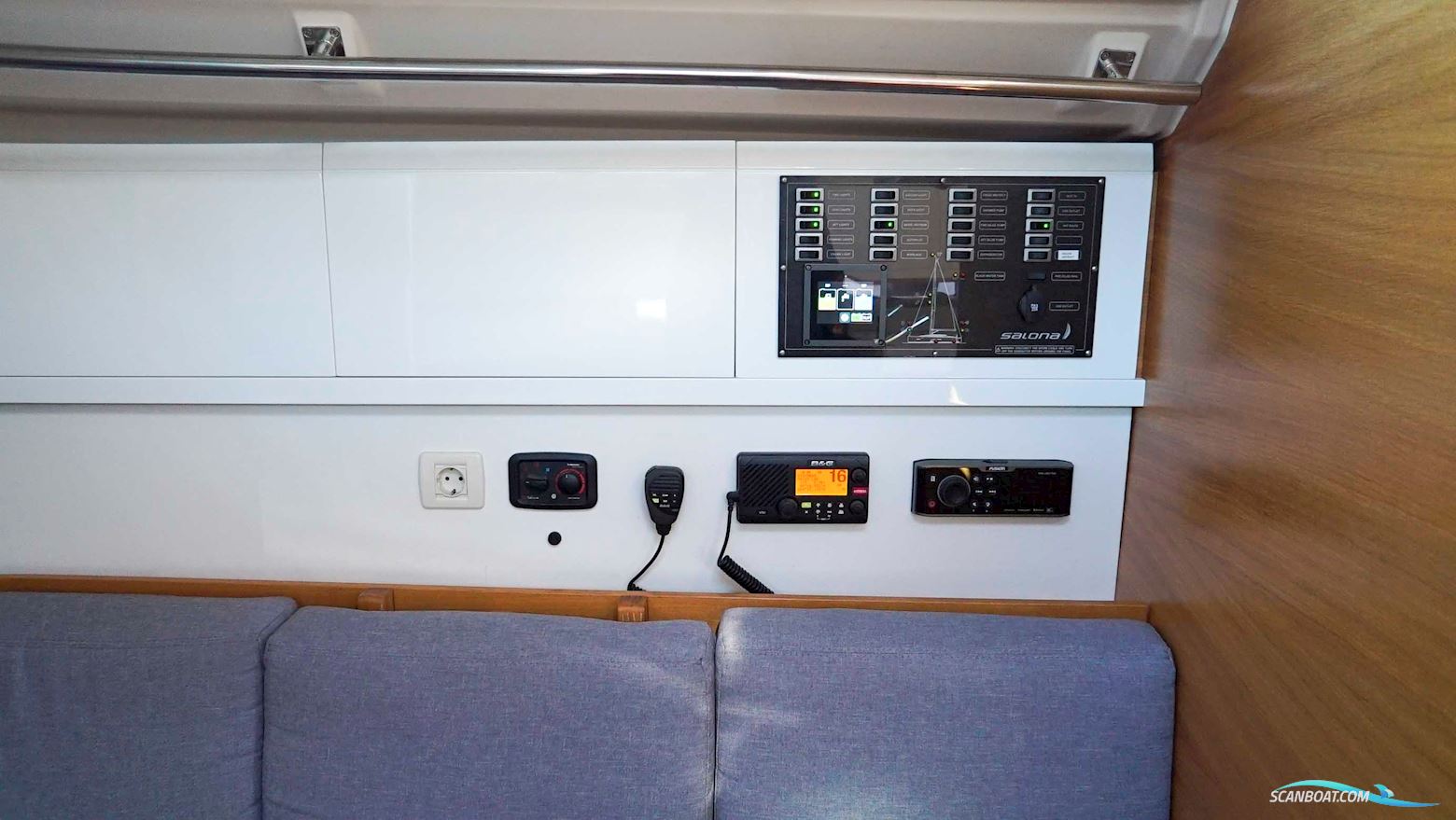 Salona 380